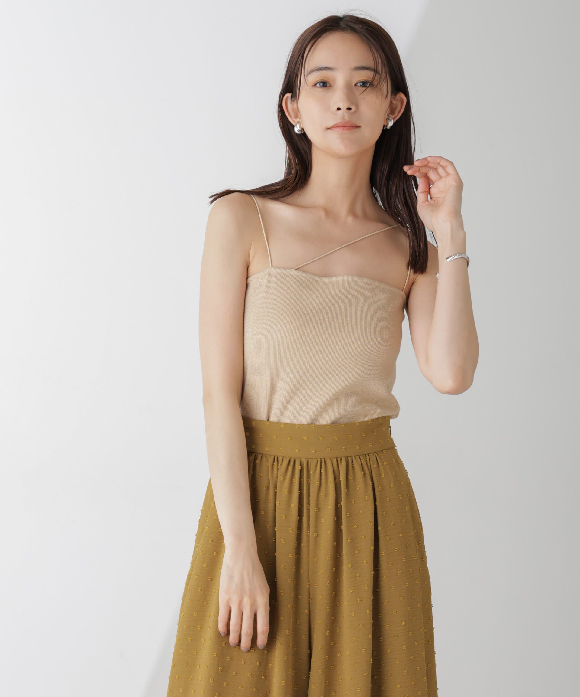 nano･universe「ラメテレコカップ付きアシメストラップキャミソール」|Tシャツ・カットソー|