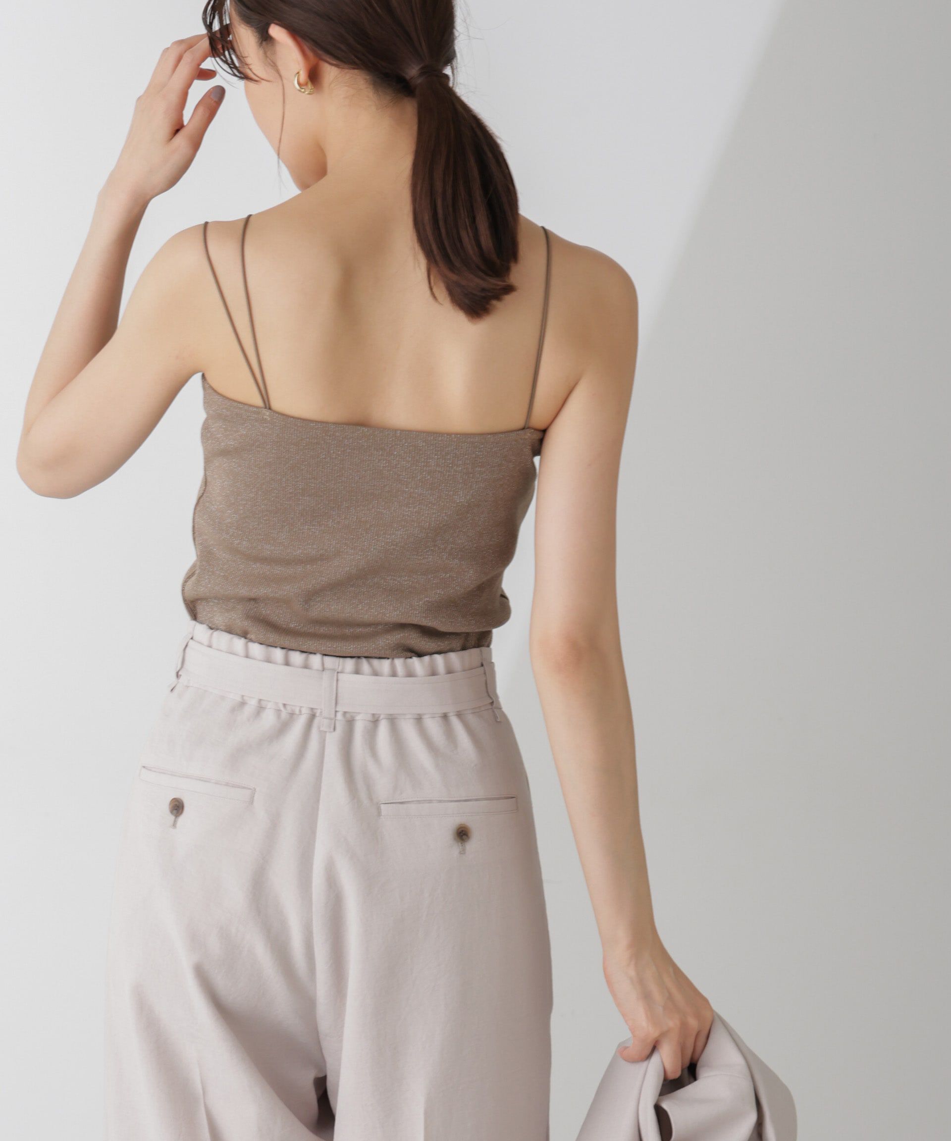 nano･universe「ラメテレコカップ付きアシメストラップキャミソール」|Tシャツ・カットソー|