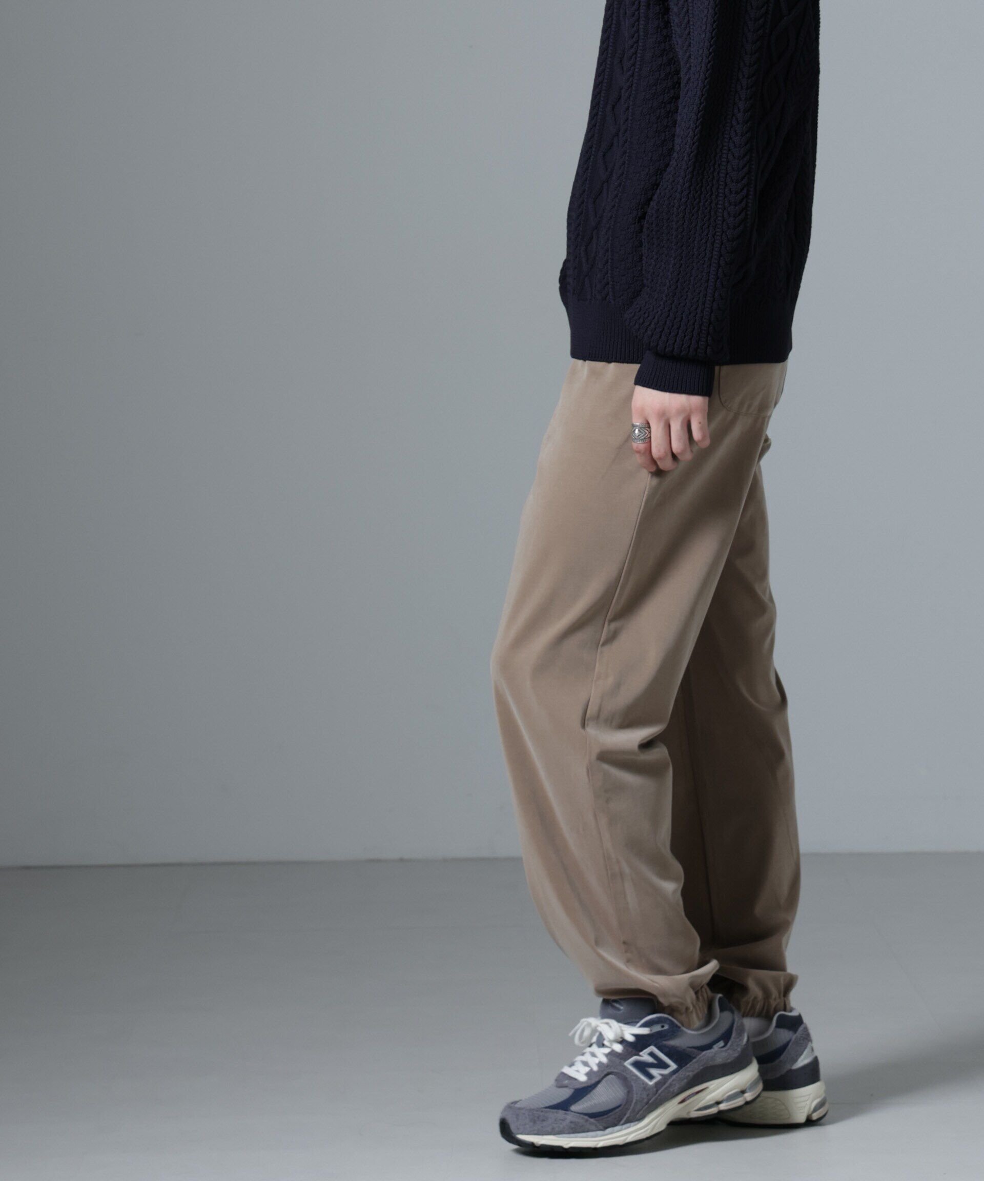 nano･universe「ヌバックライクスムースジョガーパンツ」|チノ|