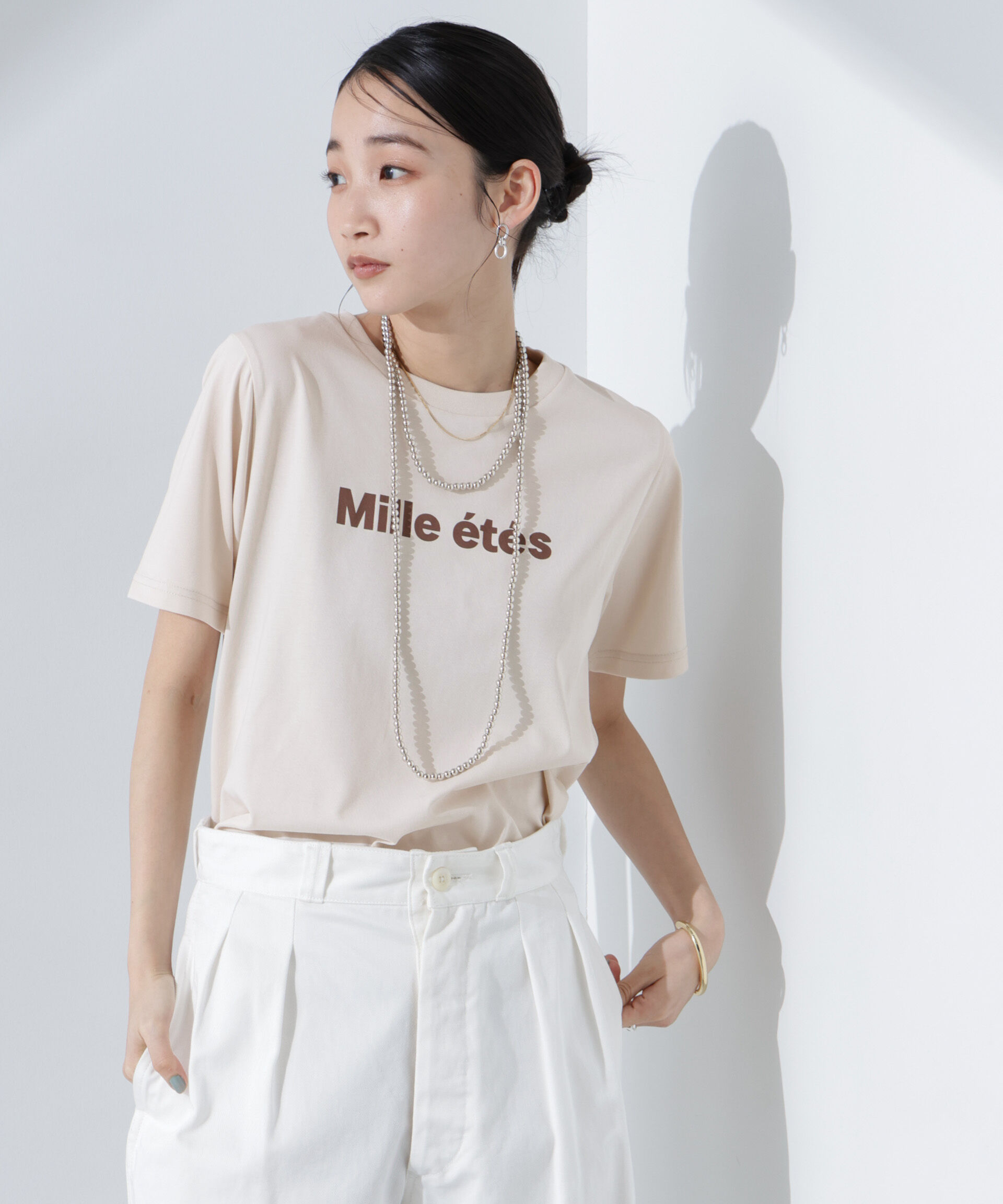 nano･universe「ロゴプリントTシャツ」|Tシャツ・カットソー|ベージュ