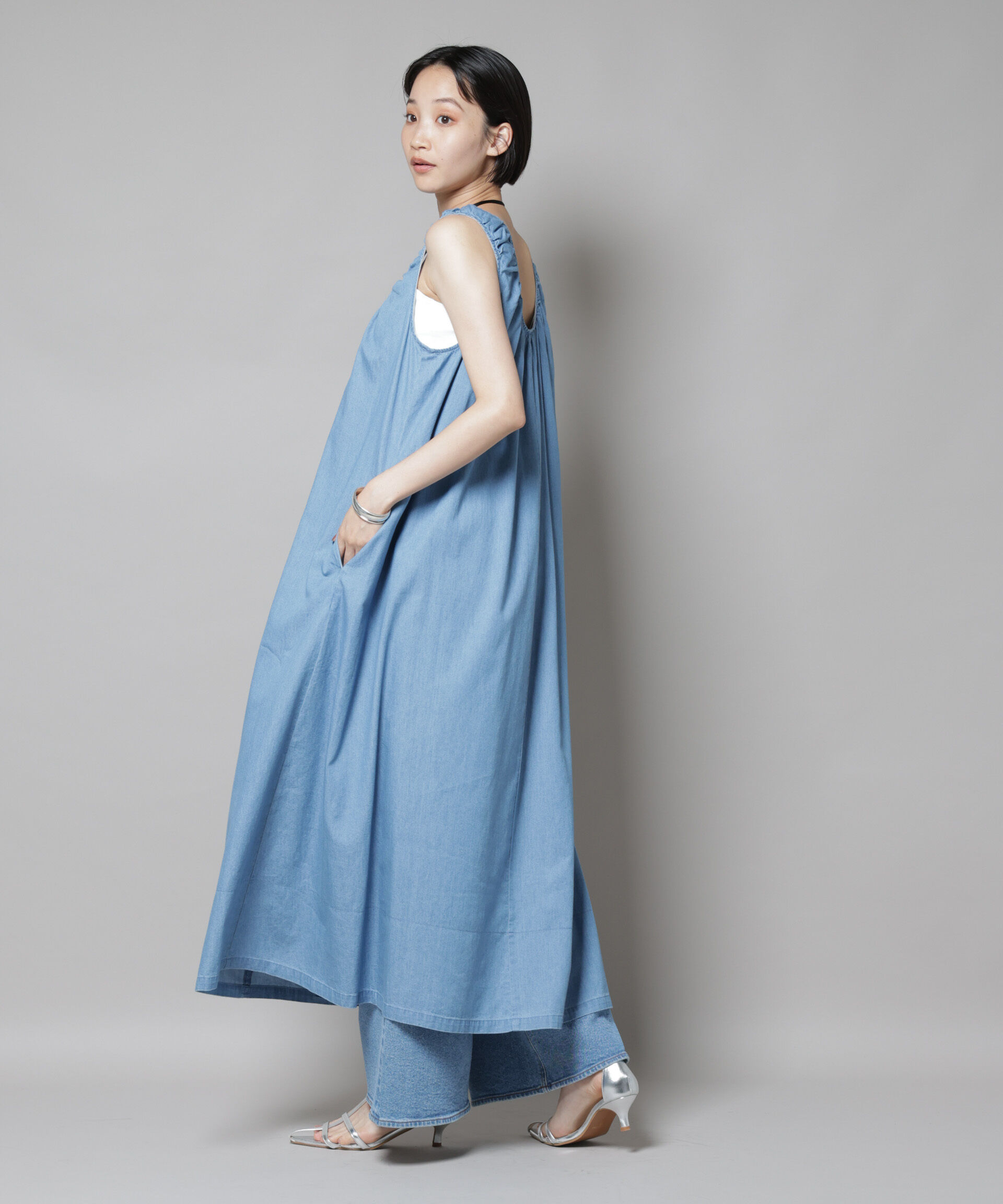 nano･universe「ギャザーデザインフレアデニムワンピース」|ワンピース|