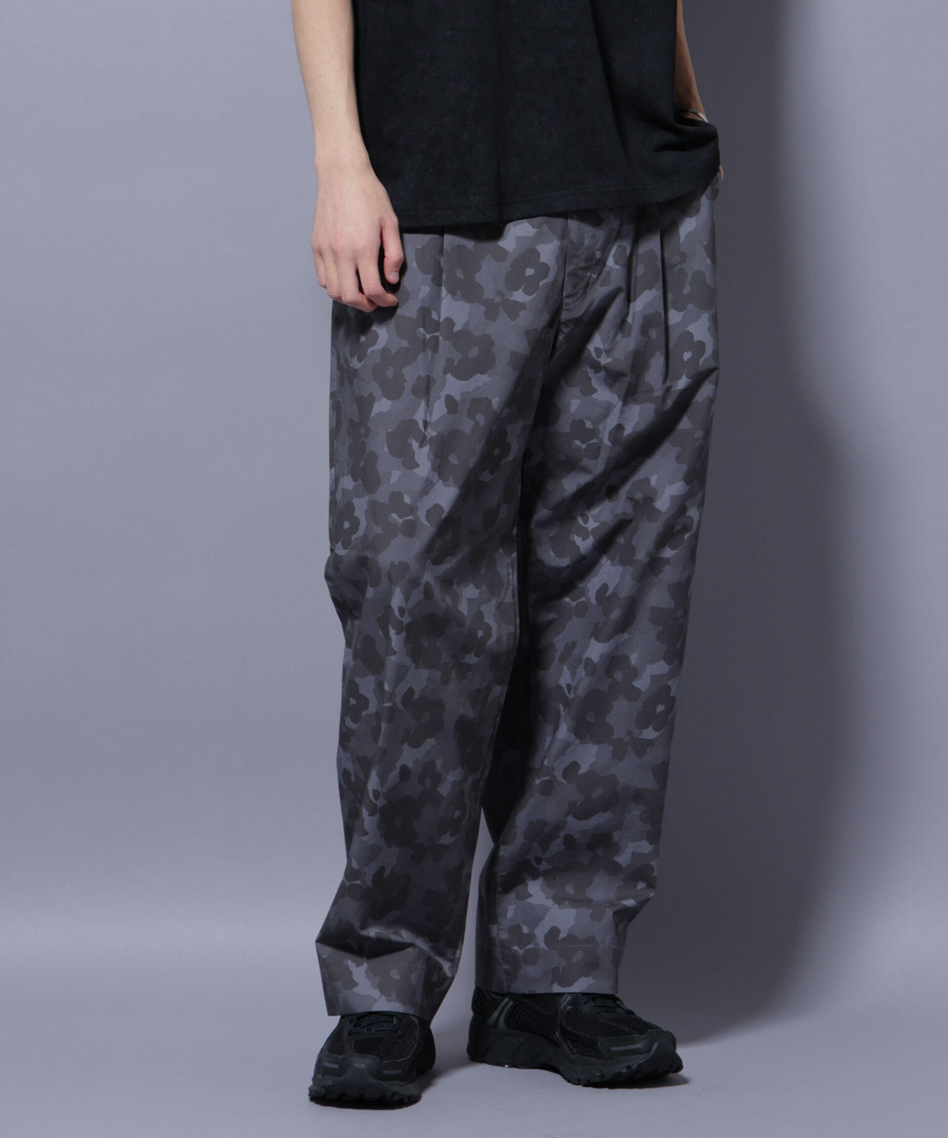 nano･universe「オリジナルパターンイージーパンツ」|チノ|グレー