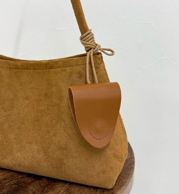 fredy emue「ホルダーチャーム付きワンハンドルバッグ」|ショルダー・メッセンジャー|