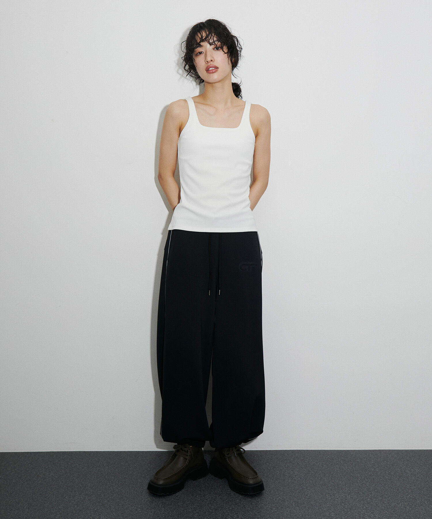 ADAM ET ROPE'「カップ付きタンクトップ」|タンクトップ|