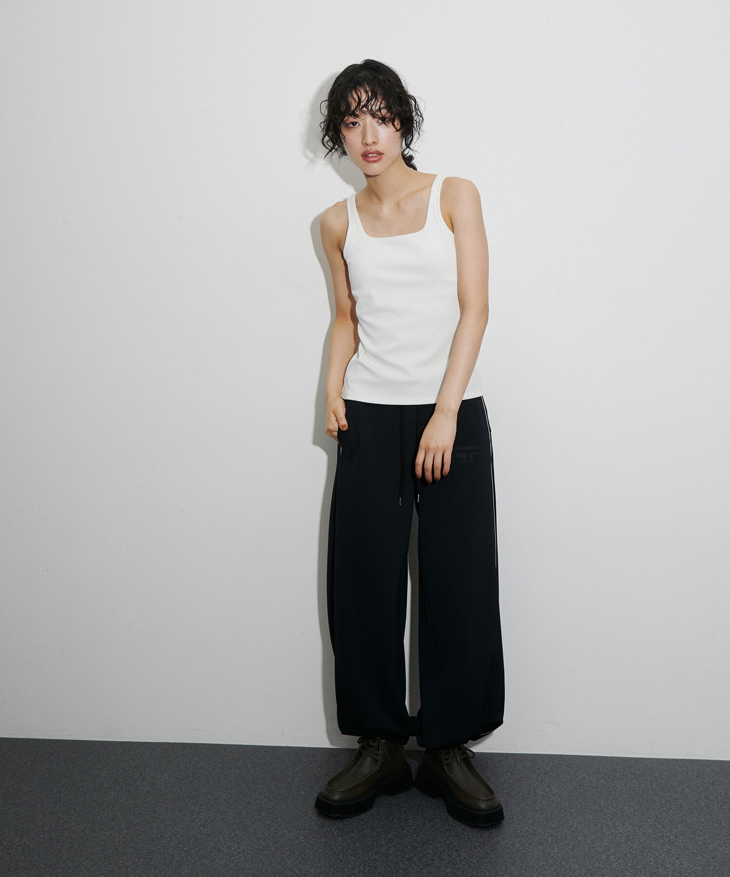 ADAM ET ROPE'「カップ付きタンクトップ」|タンクトップ|