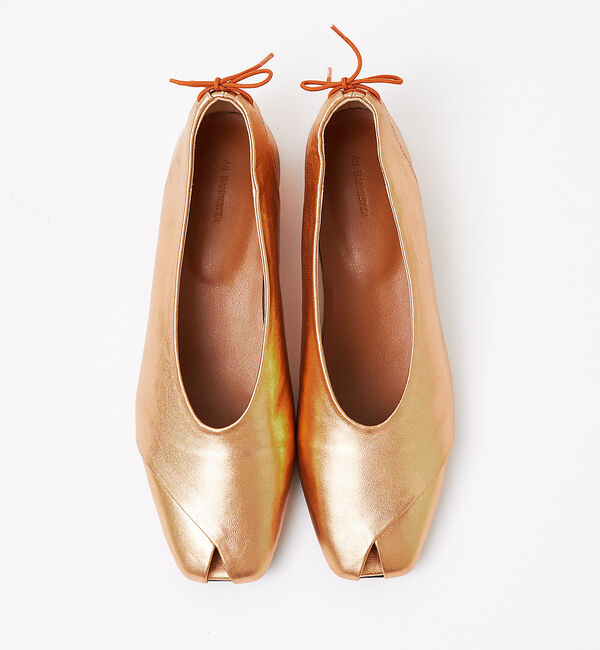 AU BANNISTER「ピープトゥリボンソフトシューズ」|パンプス|