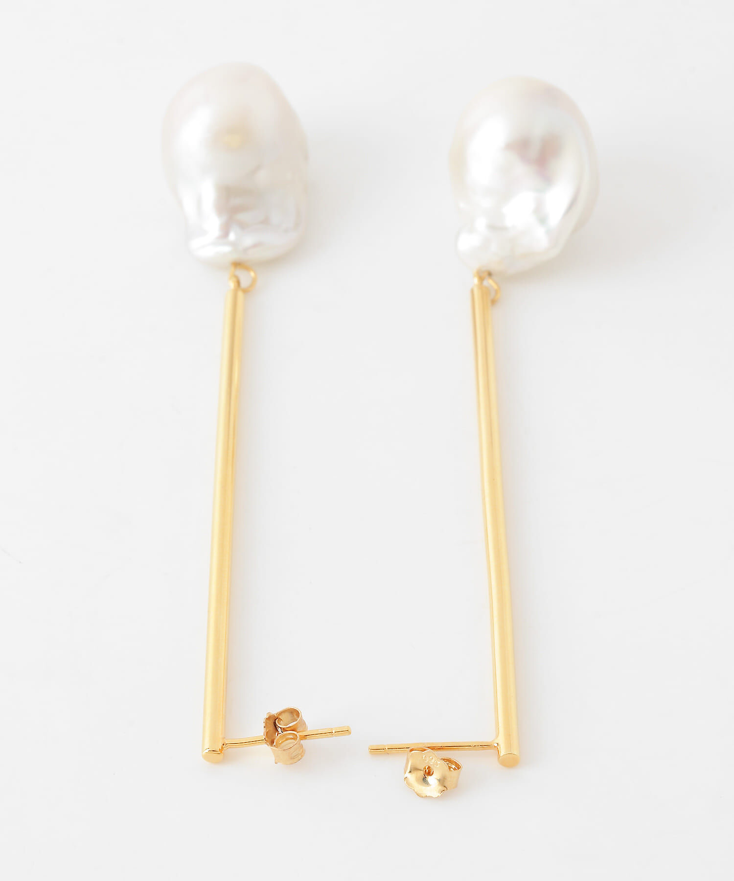 SMELLY「SMELLY so&rsquo;　baroque pearl bar pierce」|ピアス|