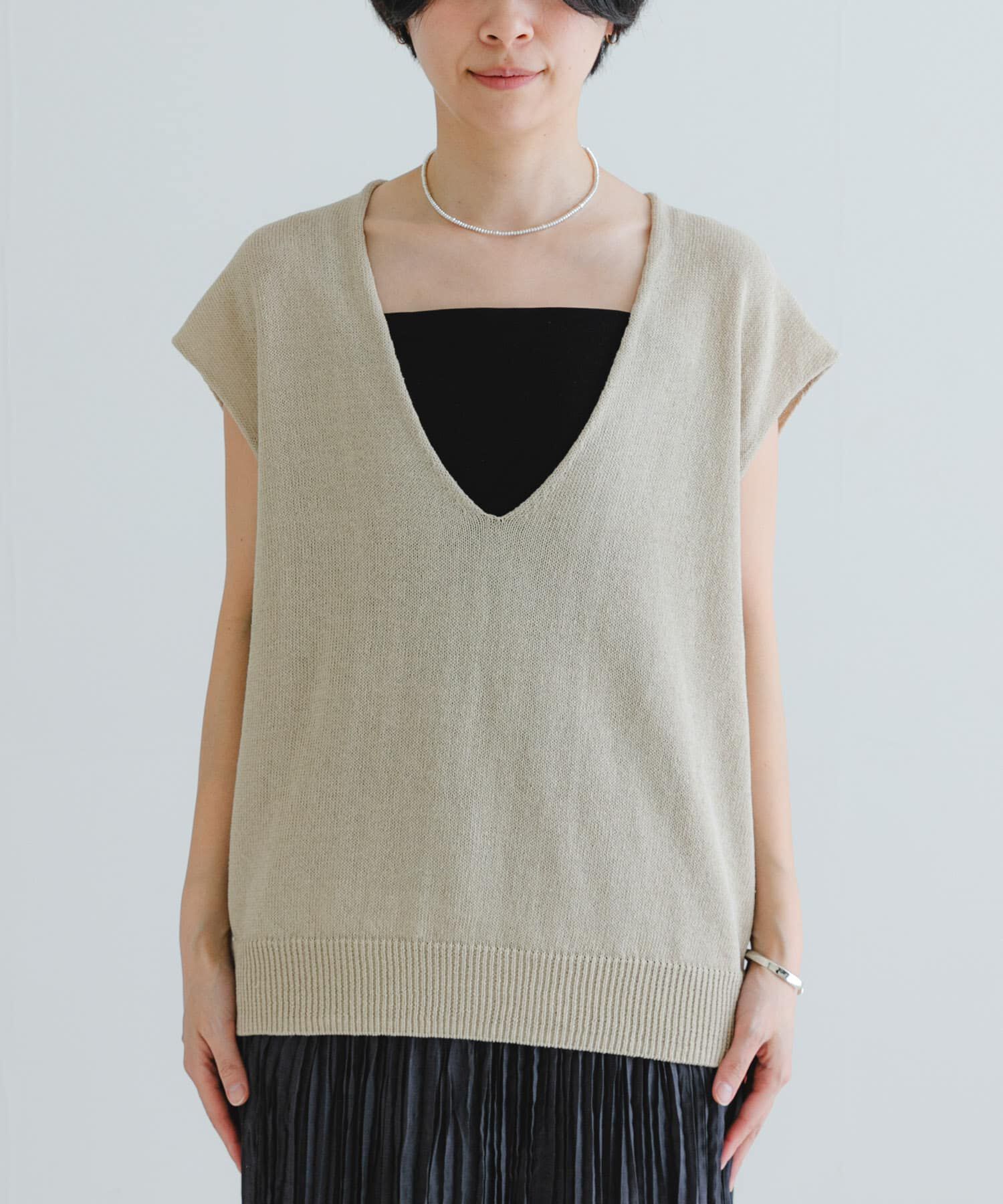 URBAN RESEARCH「リネンコットンVネックニットベスト」|ベスト・ジレ|