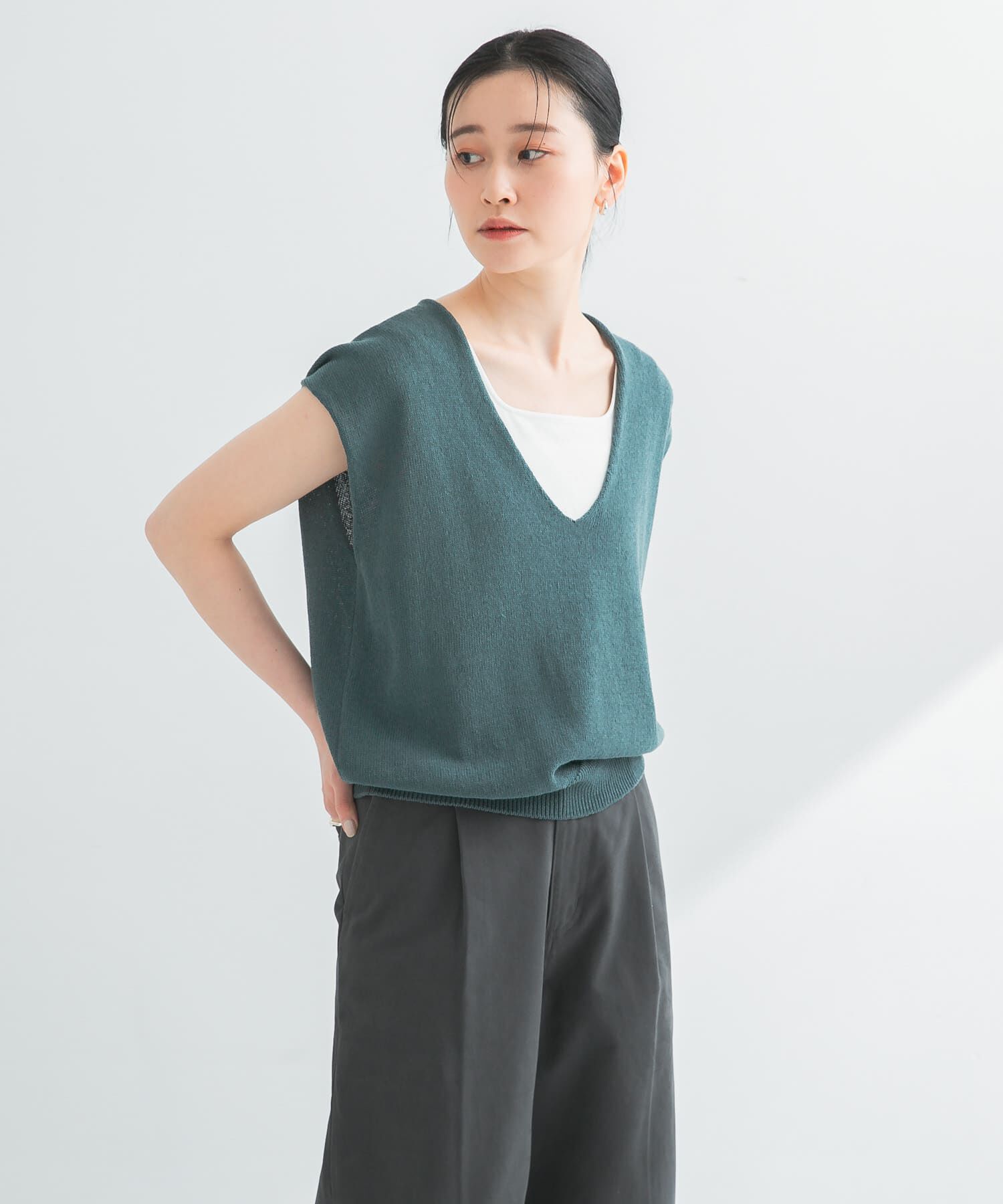 URBAN RESEARCH「リネンコットンVネックニットベスト」|ベスト・ジレ|