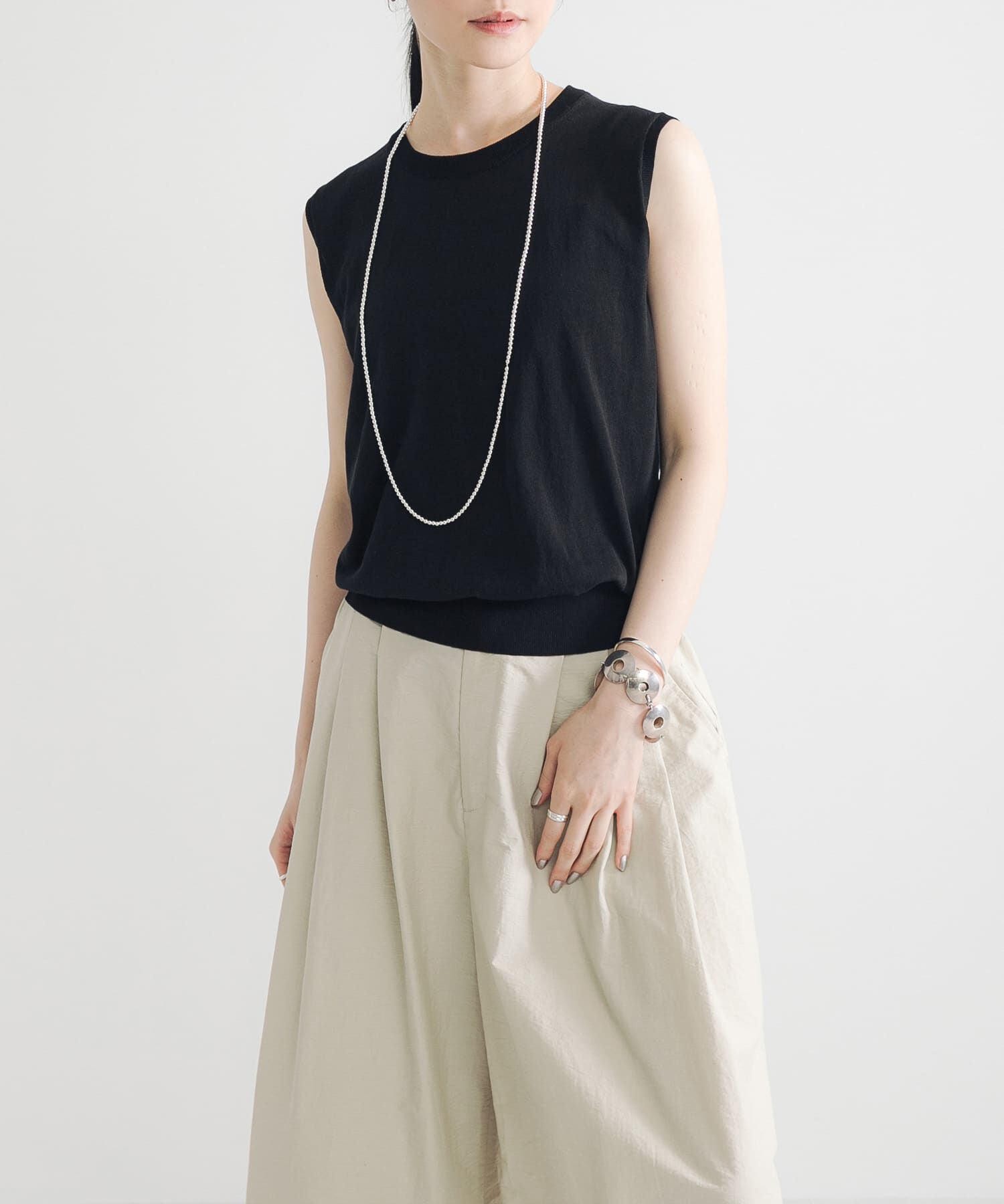 URBAN RESEARCH「UVカット加工ノースリーブニット」|タンクトップ|ブラック