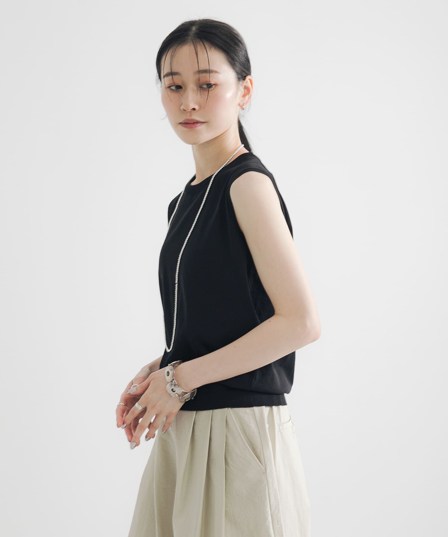 URBAN RESEARCH「UVカット加工ノースリーブニット」|タンクトップ|