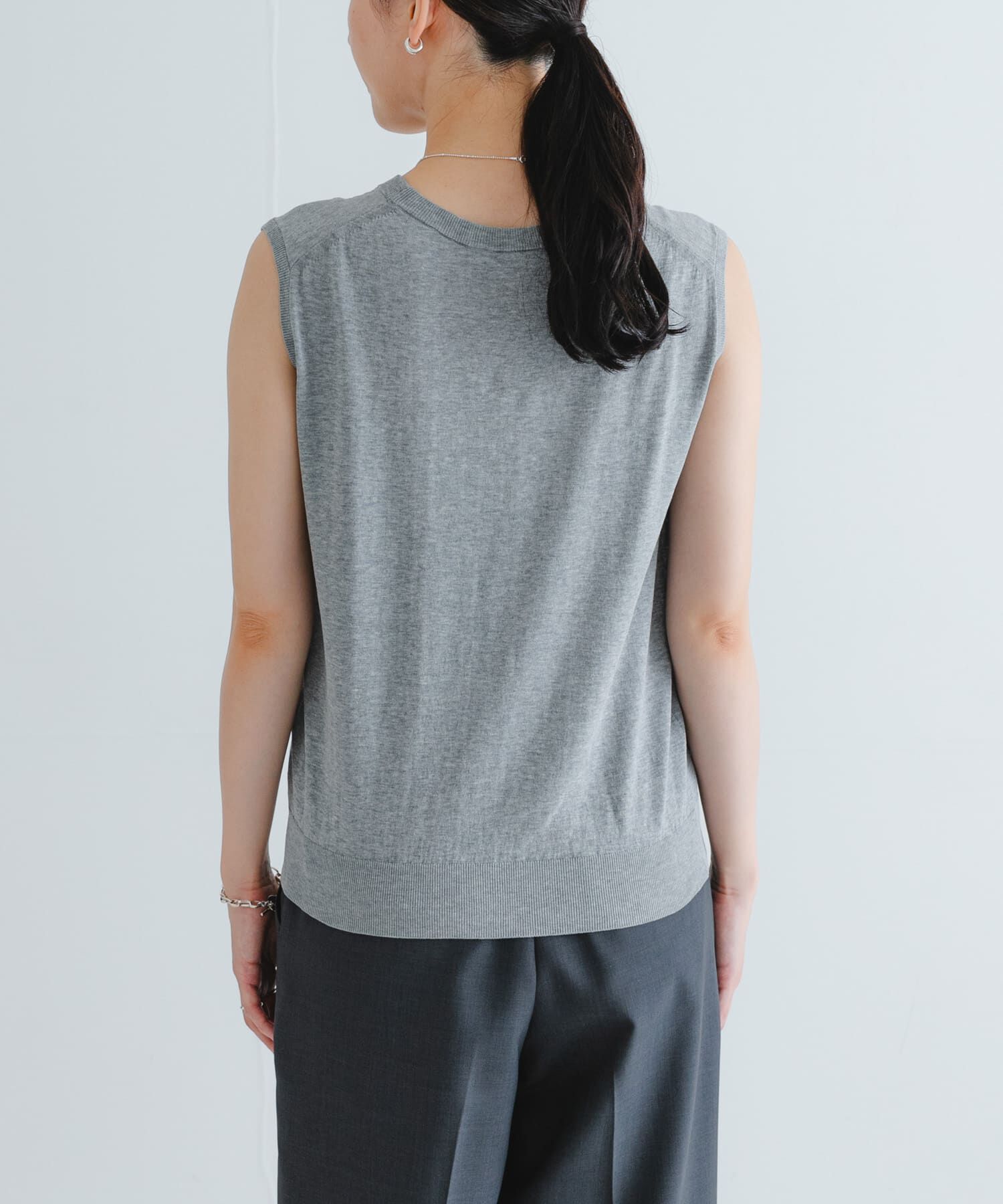 URBAN RESEARCH「UVカット加工ノースリーブニット」|タンクトップ|