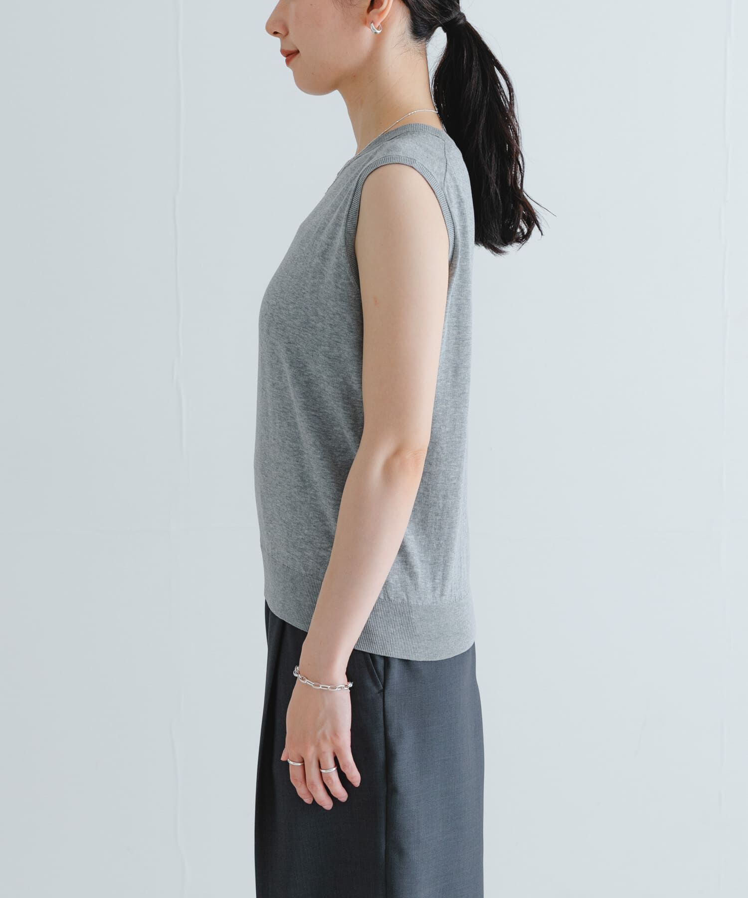 URBAN RESEARCH「UVカット加工ノースリーブニット」|タンクトップ|