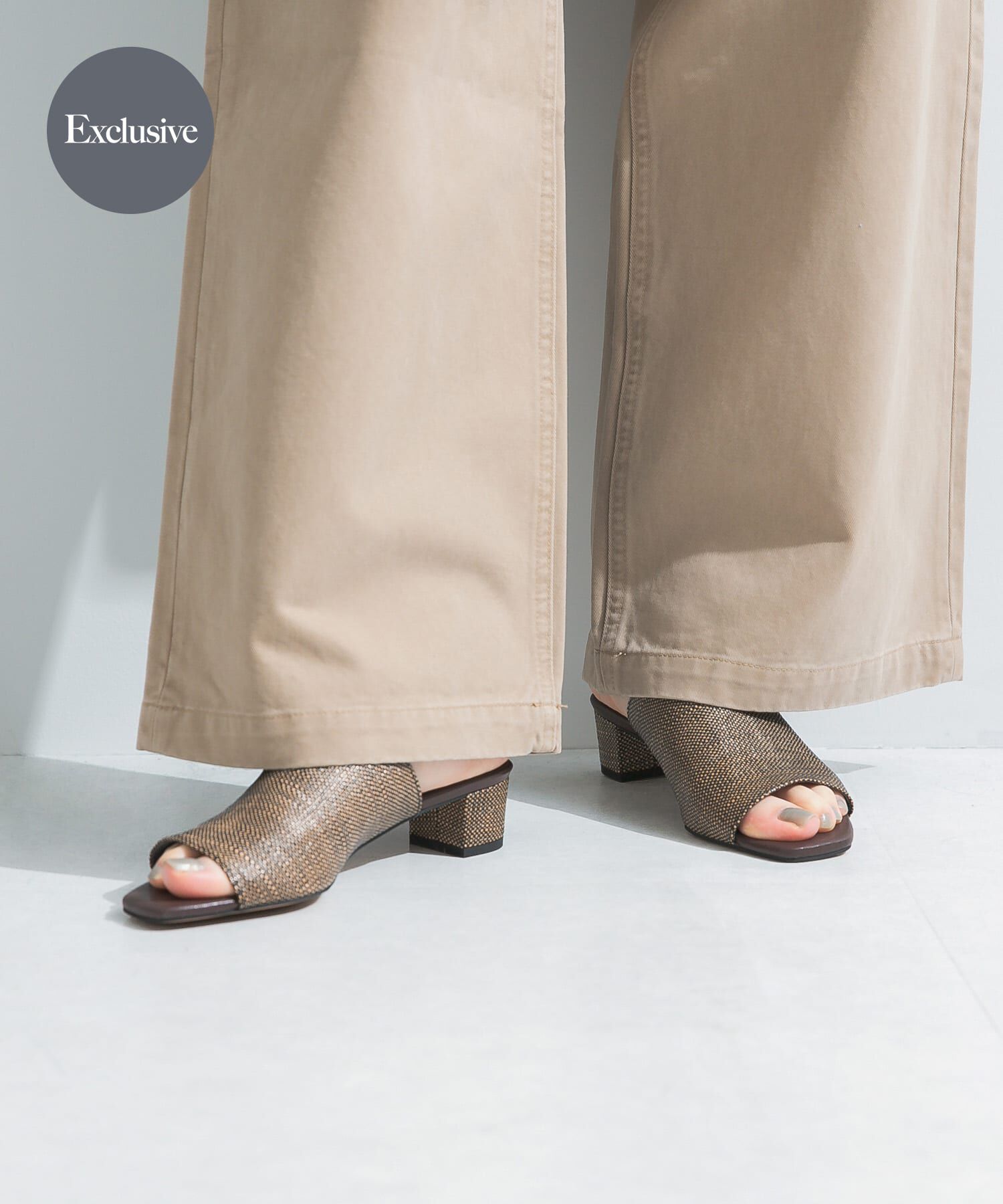 URBAN RESEARCH「『別注』 MILLIWM&times;URBAN RESEARCH　オープントゥミュール」|サンダル|ブラウン