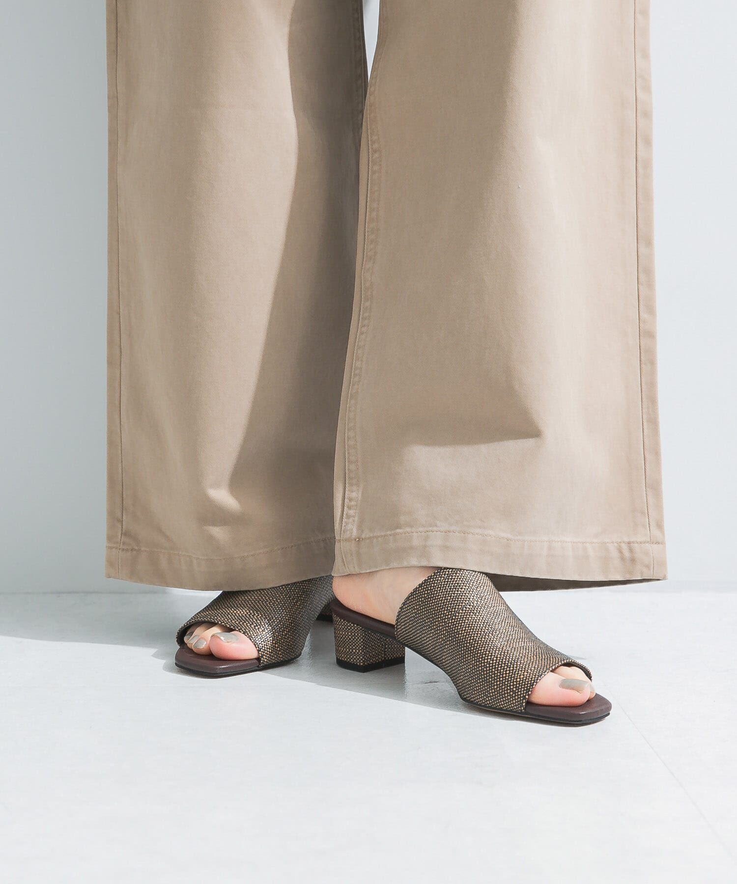 URBAN RESEARCH「『別注』 MILLIWM&times;URBAN RESEARCH　オープントゥミュール」|サンダル|