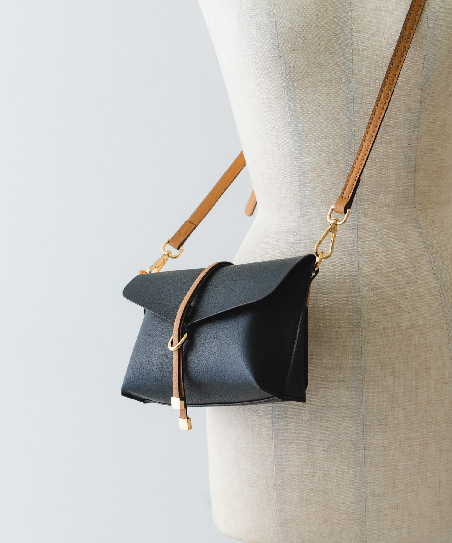 RODE SKO「横型モバイルポシェット」|ショルダー・メッセンジャー|ブラック