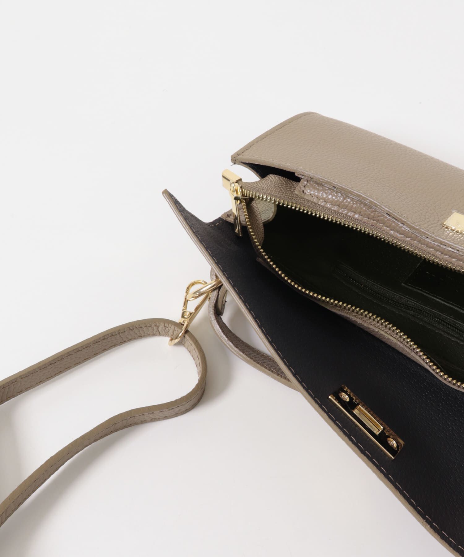 URBAN RESEARCH ROSSO「AULENTTI　ワイドショルダーBAG」|ショルダー・メッセンジャー|