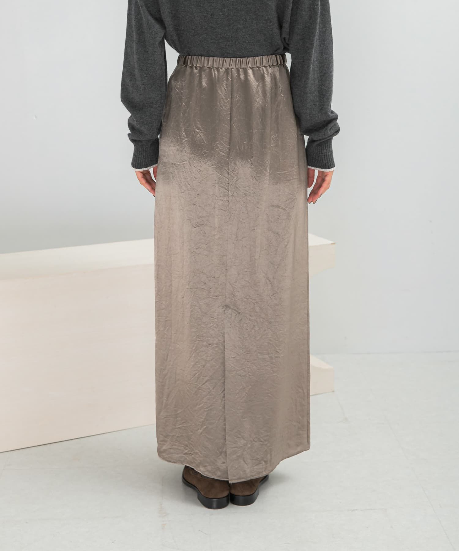 URBAN RESEARCH ROSSO「アセテートサテンストレートスカート」|スカート|