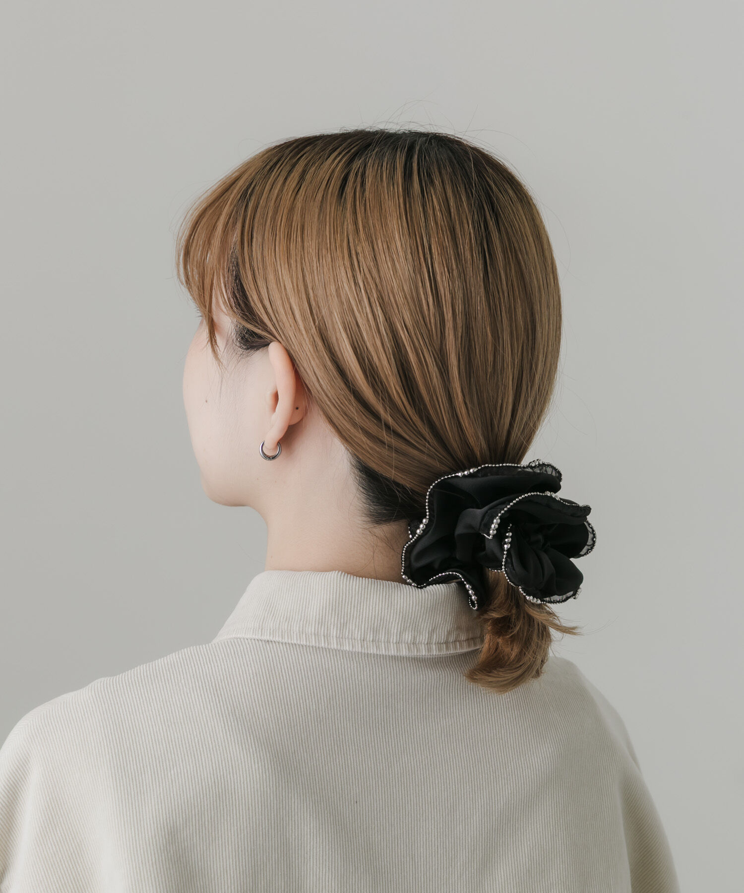 SMELLY「チェーンラインサテンシュシュ」|ヘアゴム・シュシュ|