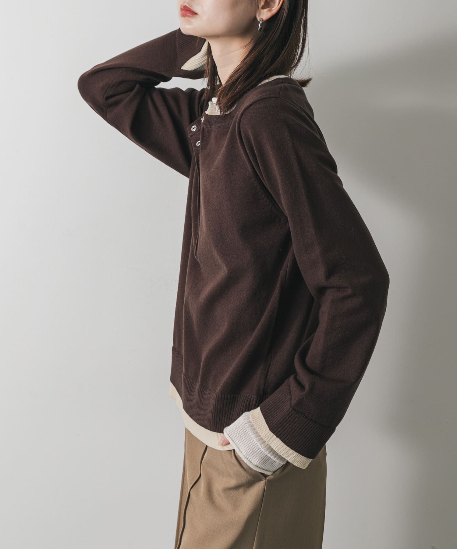 SENSE OF PLACE by URBAN RESEARCH「ヘンリーネックレイヤードセーター」|ニット・セーター|ブラウン