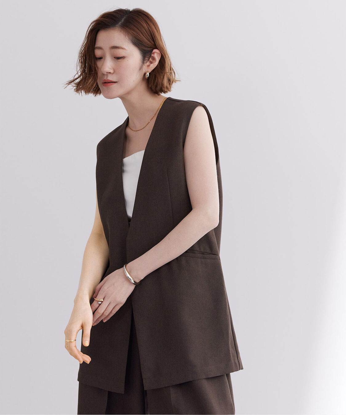 ur's「リネンライクVネックノーカラージレ」|ベスト・ジレ|