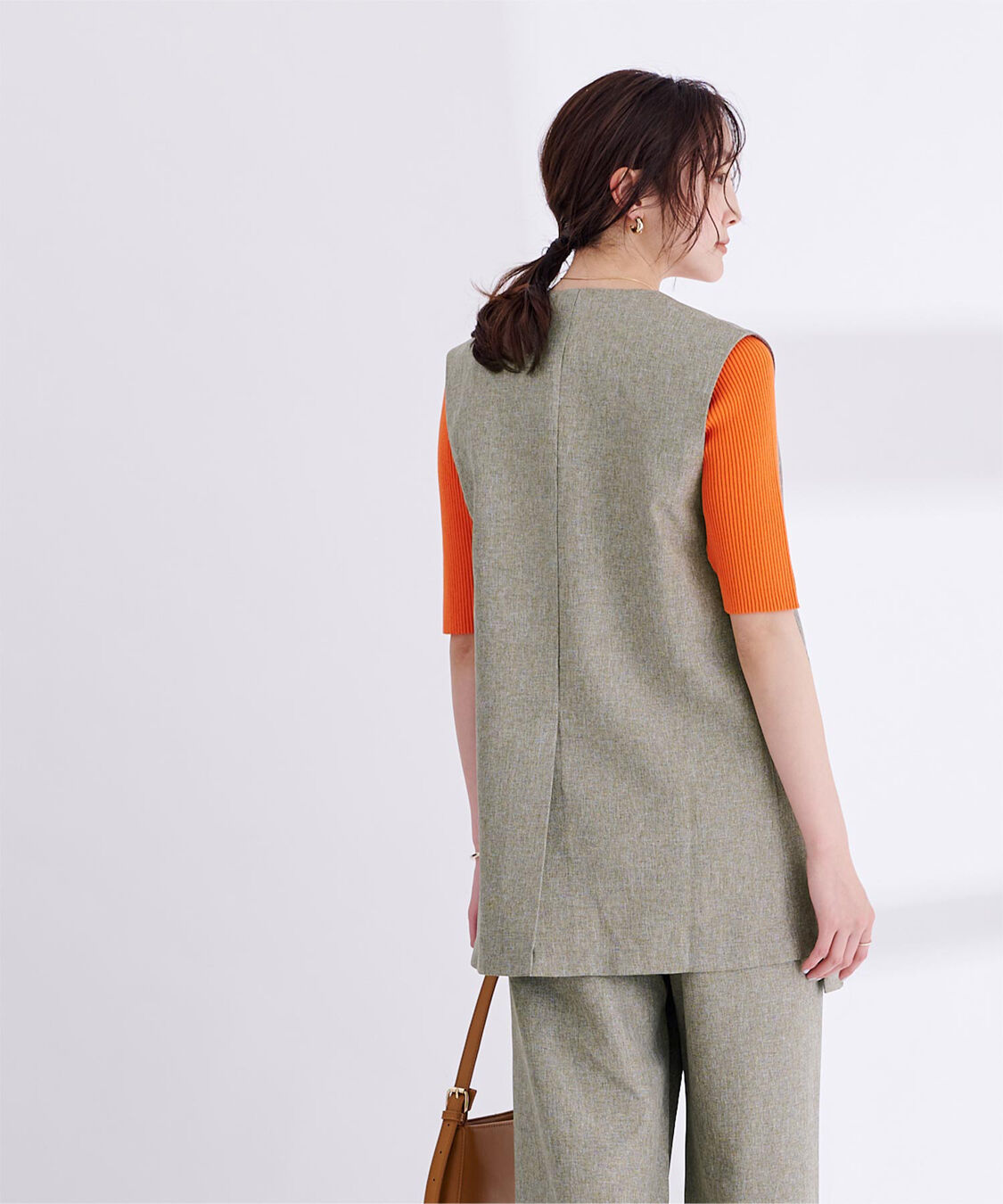 ur's「リネンライクVネックノーカラージレ」|ベスト・ジレ|