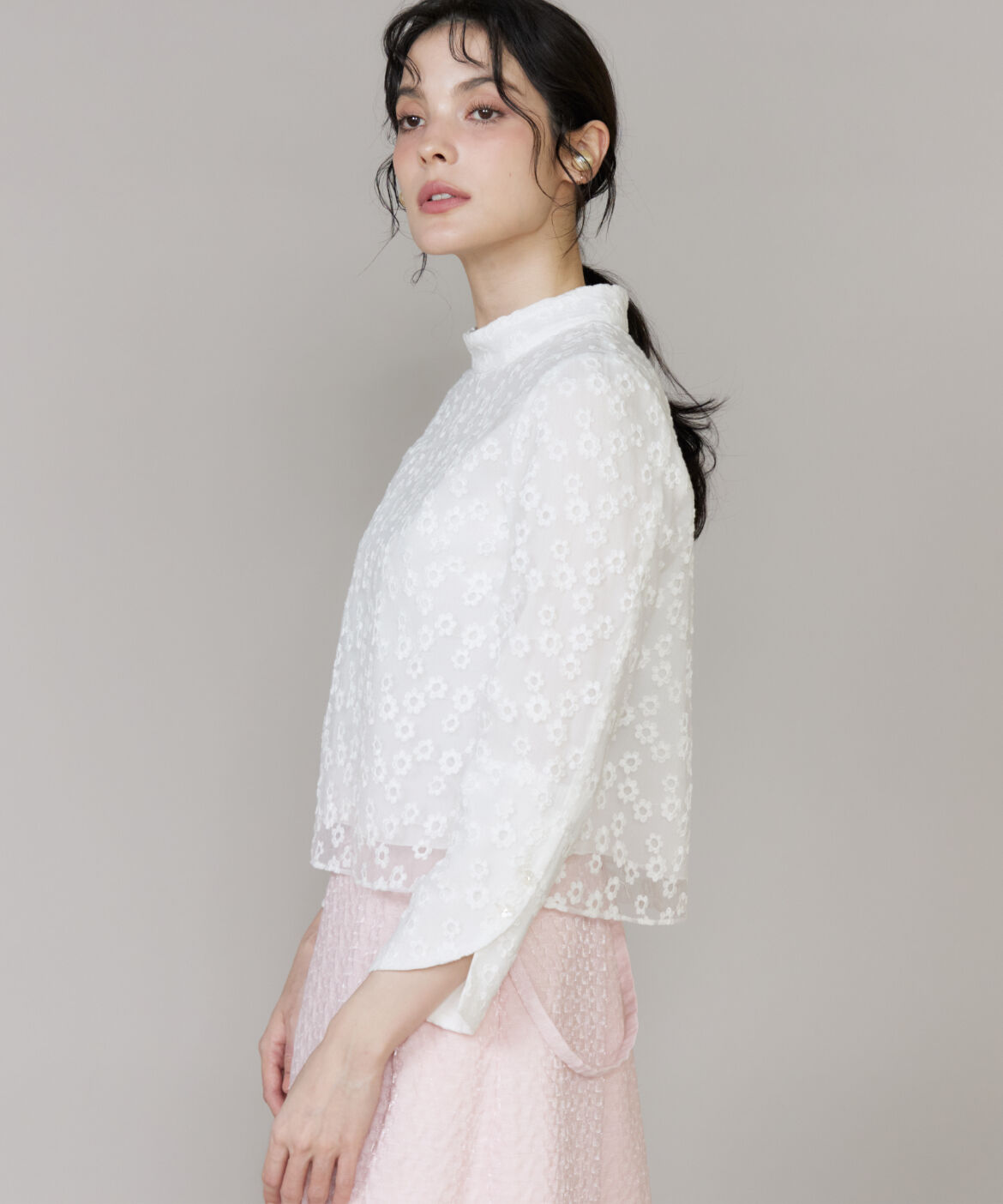 Maglie le cassetto「《WEB・POPUP限定》フラワー刺繍シアーブラウス《M Maglie le cassetto》」|シャツ・ブラウス|