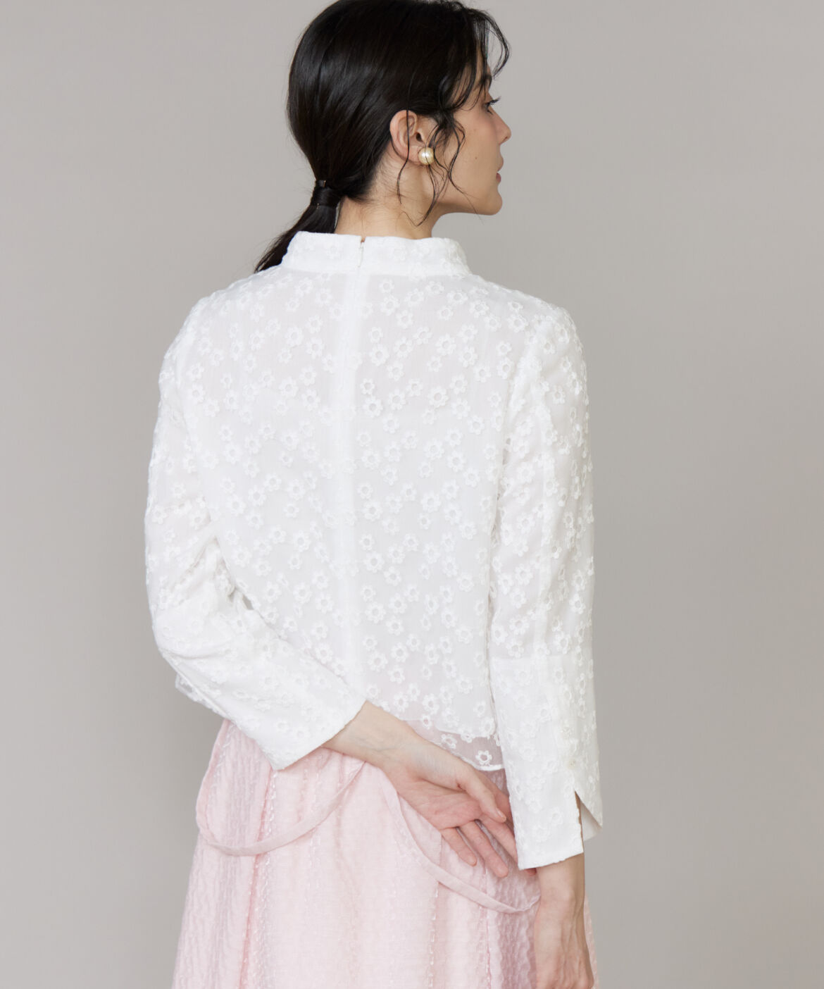 Maglie le cassetto「《WEB・POPUP限定》フラワー刺繍シアーブラウス《M Maglie le cassetto》」|シャツ・ブラウス|