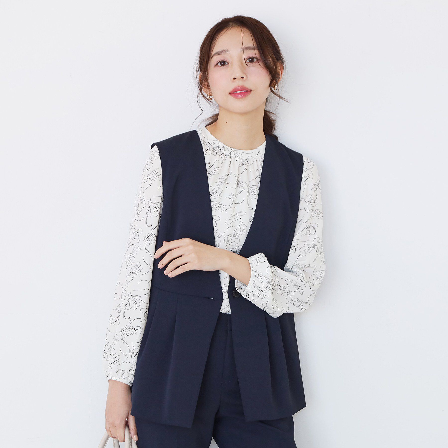 COUP DE CHANCE「【手洗い可／日本製】花柄モックネックブラウス」|シャツ・ブラウス|