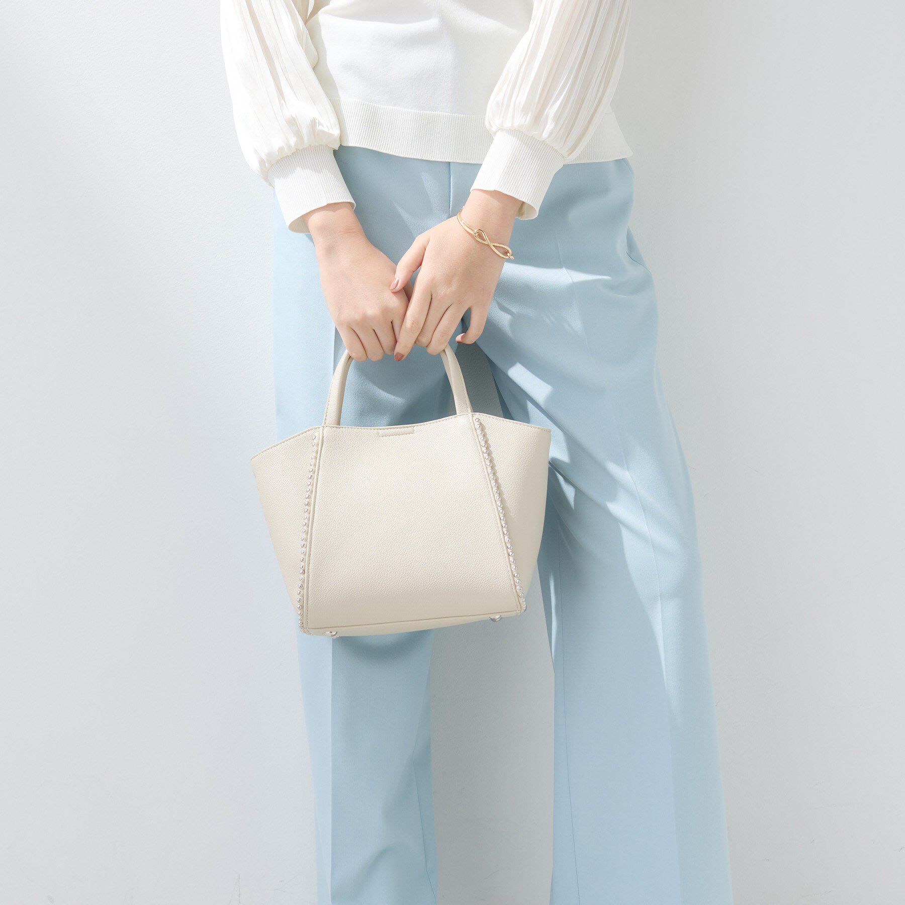 INDIVI「【ミドルサイズ／合皮／ショルダー付】スタッズ風メタルバッグ」|ショルダー・メッセンジャー|