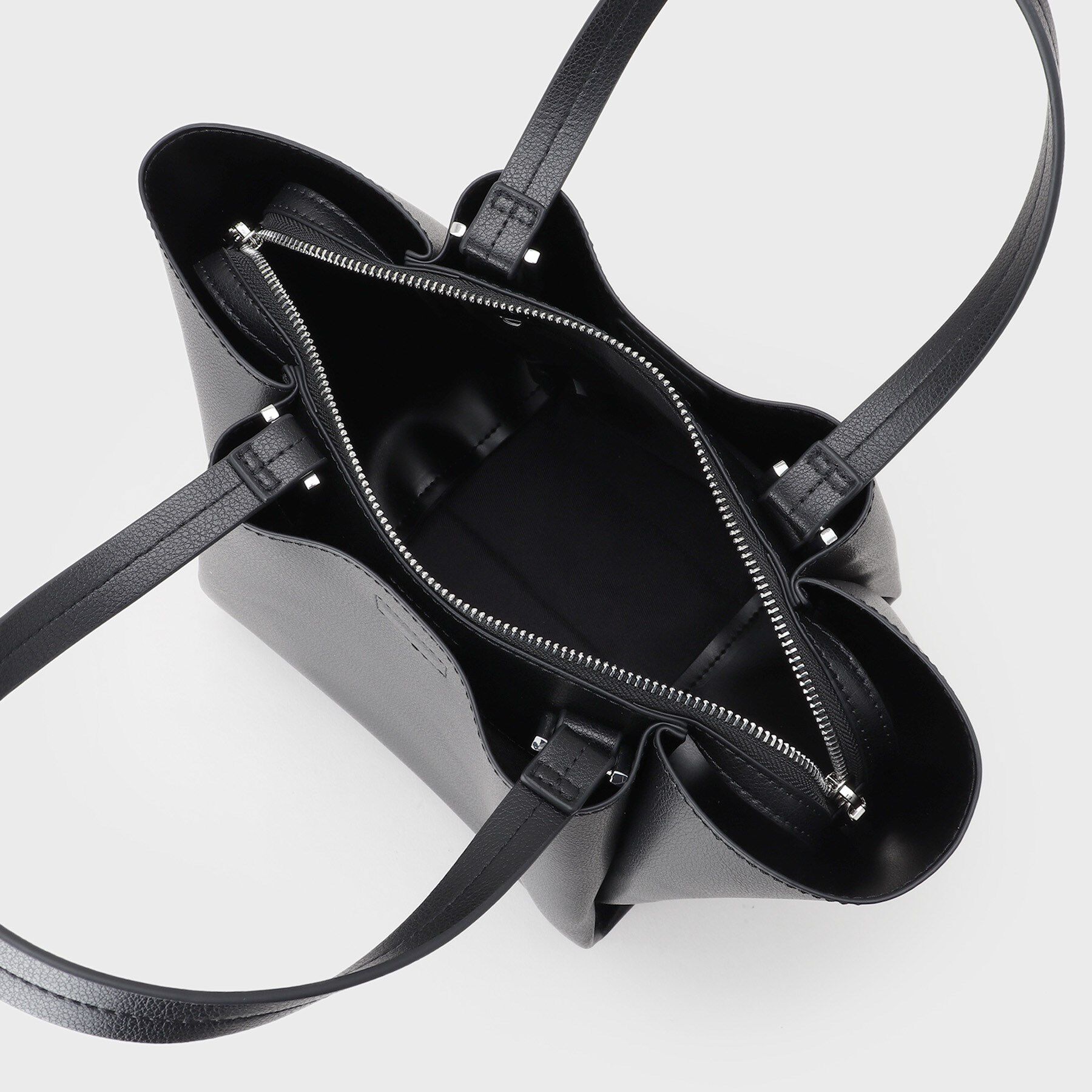 INDIVI「【ミドルサイズ／合皮】キャリアタックバッグ」|ハンドバッグ|