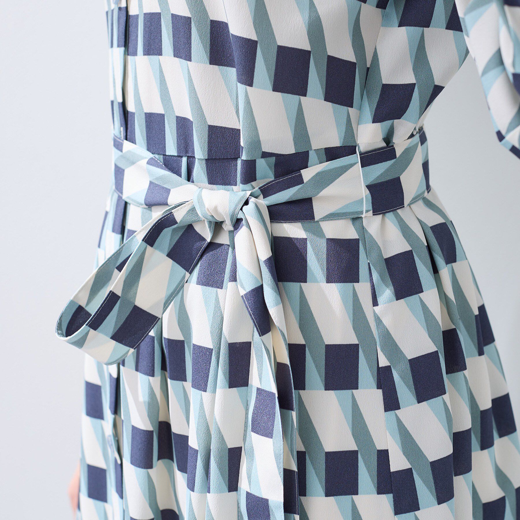 INDIVI「【洗える／2WAY】ベルト付き ジオメトリック柄 シャツワンピース」|ワンピース|