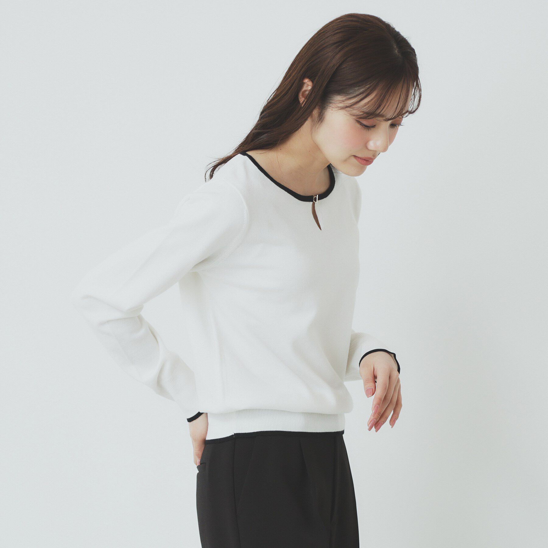 index「バイカラーキーネックニット【洗濯機洗い可】」|ニット・セーター|