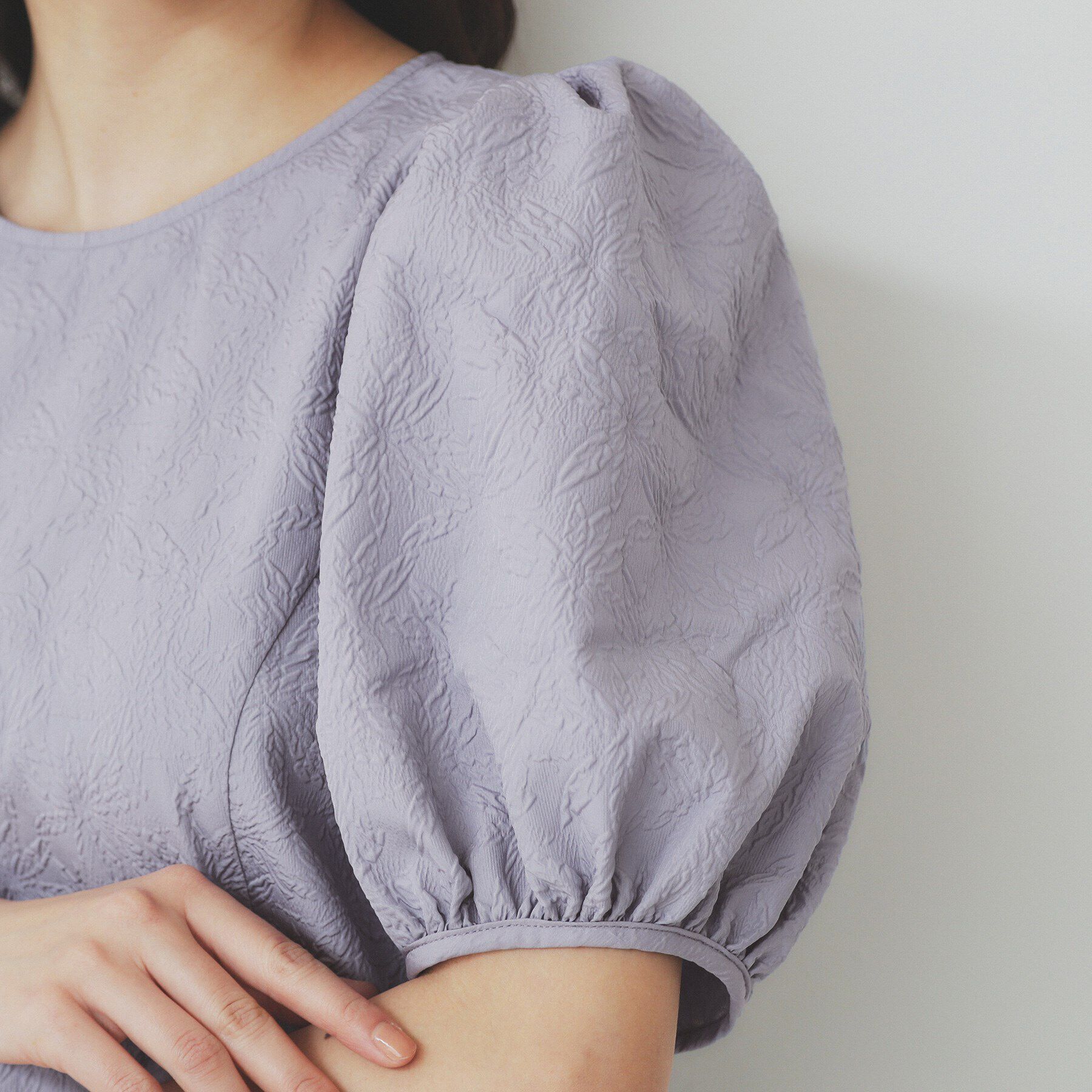 index「フラワージャカードパフフレアブラウス【洗濯機洗い可/防シワ】」|シャツ・ブラウス|