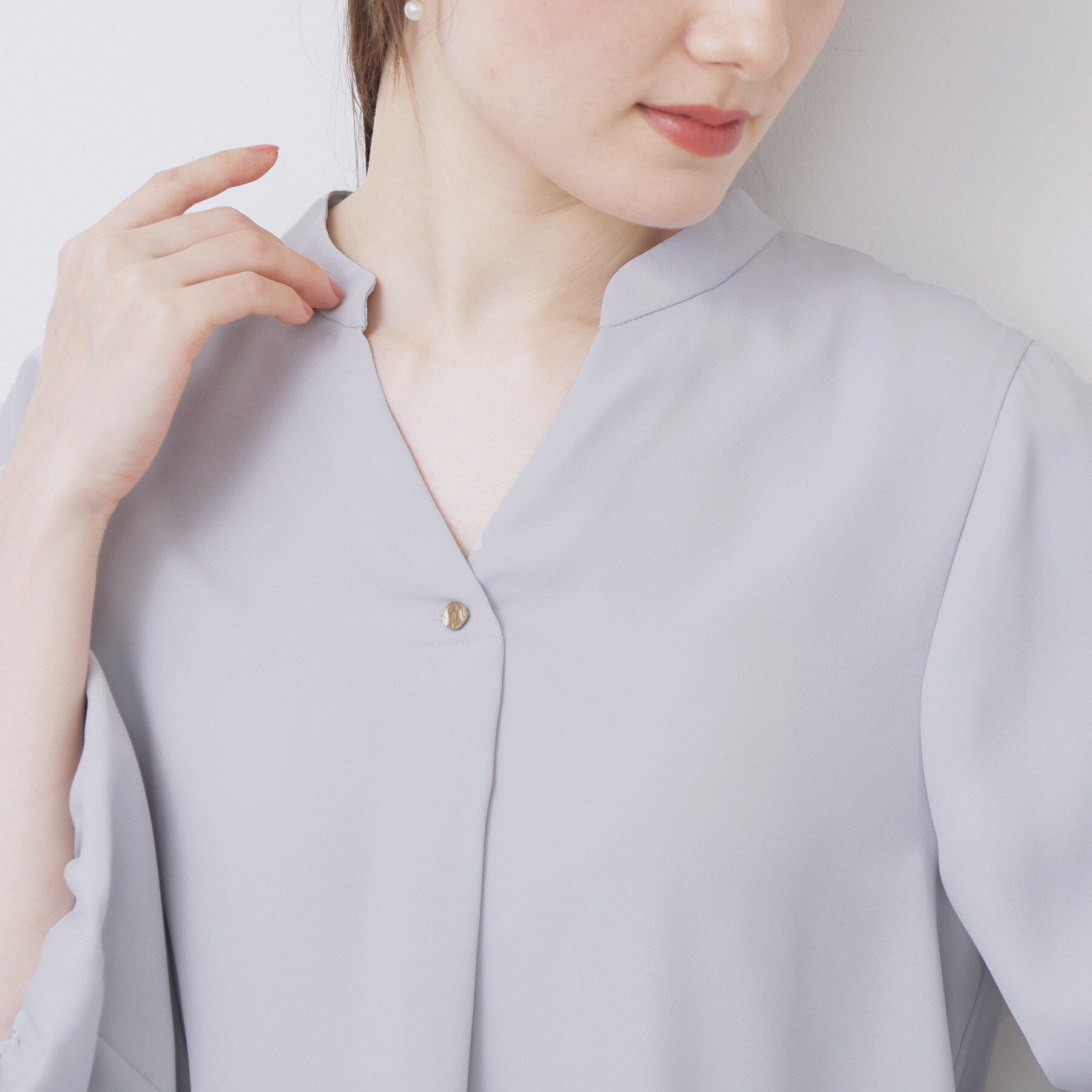 index「スキッパーバルーンスリーブブラウス【洗濯機洗い可/イージーアイロン】」|シャツ・ブラウス|