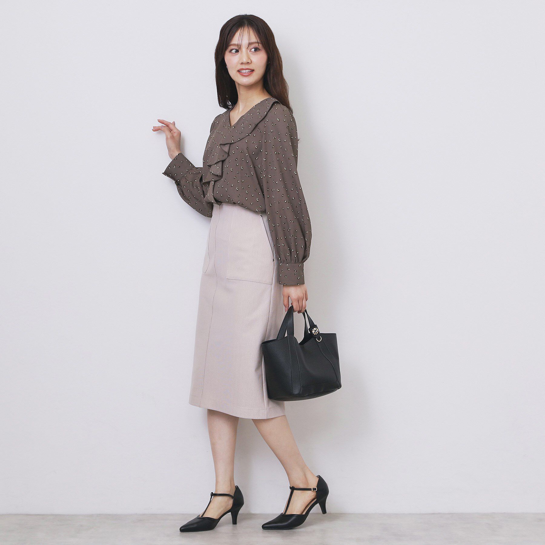 index「Vネックフリルブラウス【洗濯機OK/イージーアイロン】」|シャツ・ブラウス|