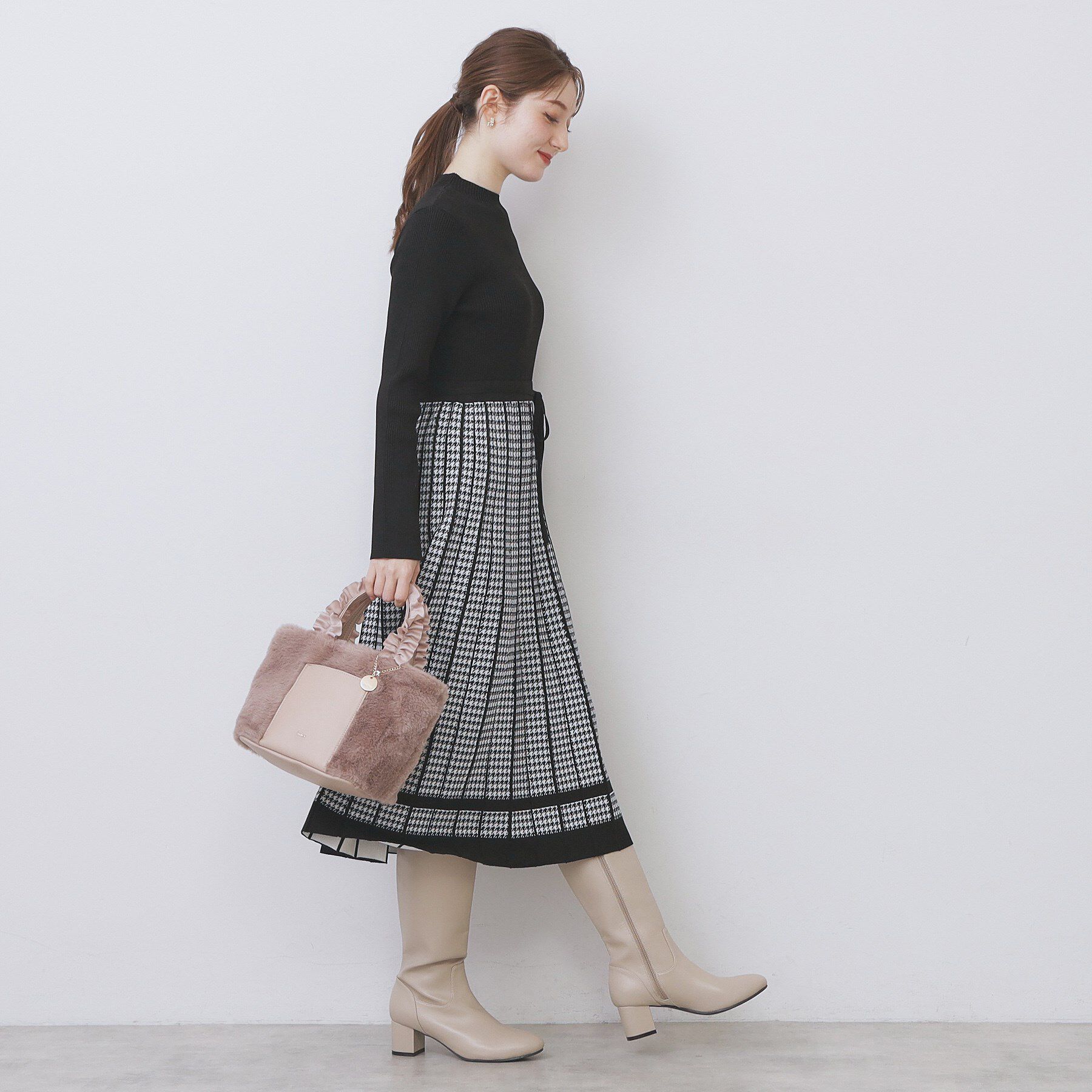 index「千鳥チェックバイカラーニットワンピース【洗濯機OK/抗ピル】」|ワンピース|