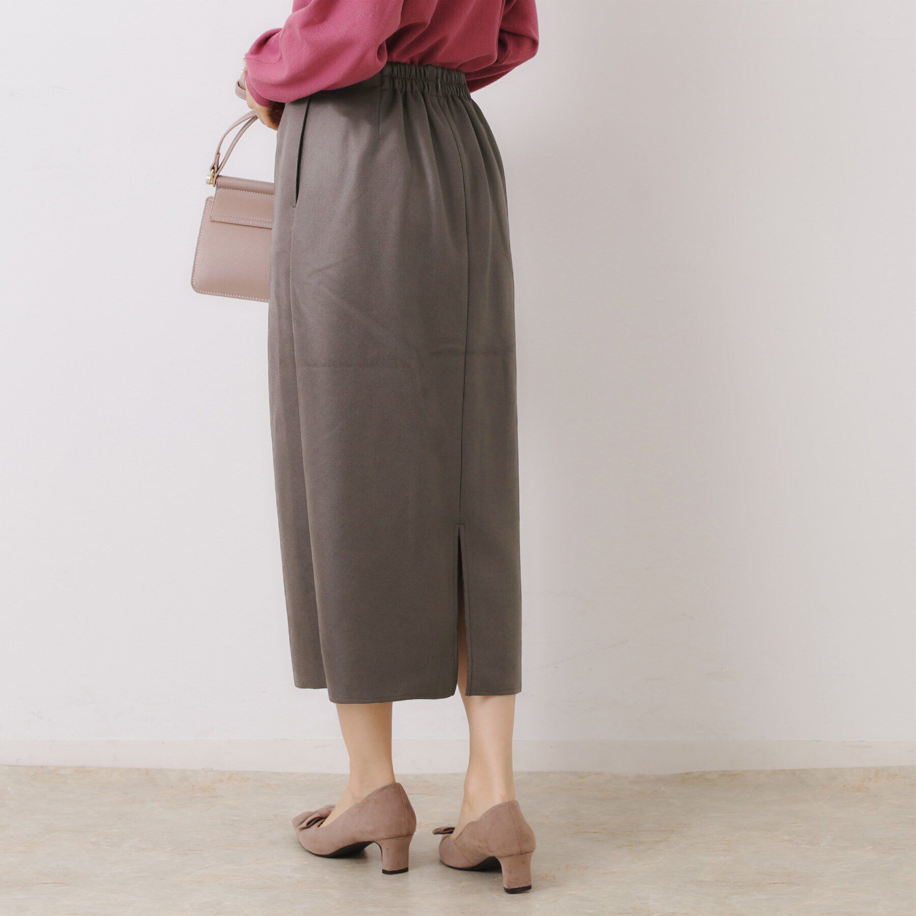 Couture broach「【体のラインを拾いにくい・お仕事にも】マシュマロスエード調タイト」|スカート|