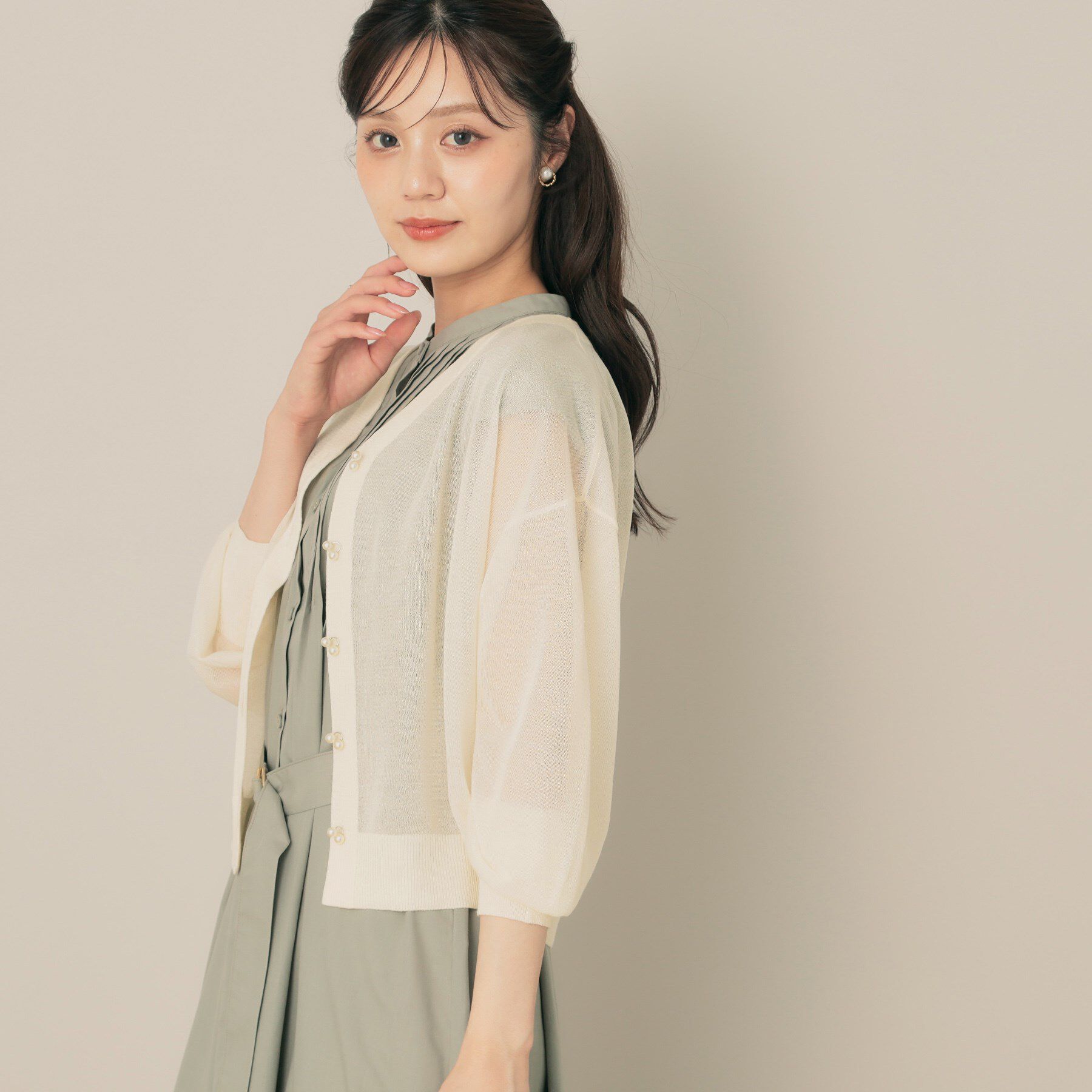 Couture broach「【秋カラー・オシャレな透け感】ダブルパール調シアーカーディガン」|カーディガン|