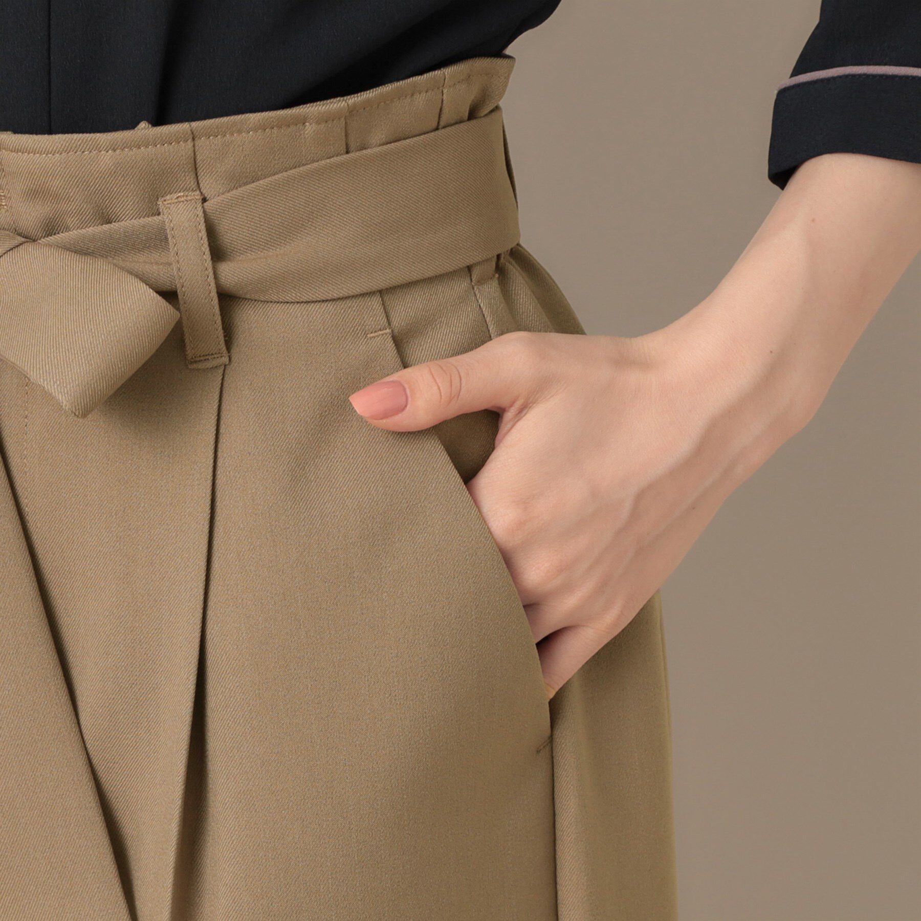 Couture broach「【帯電防止・通勤】ウエストリボン サスペンダー付きワイドパンツ」|その他|