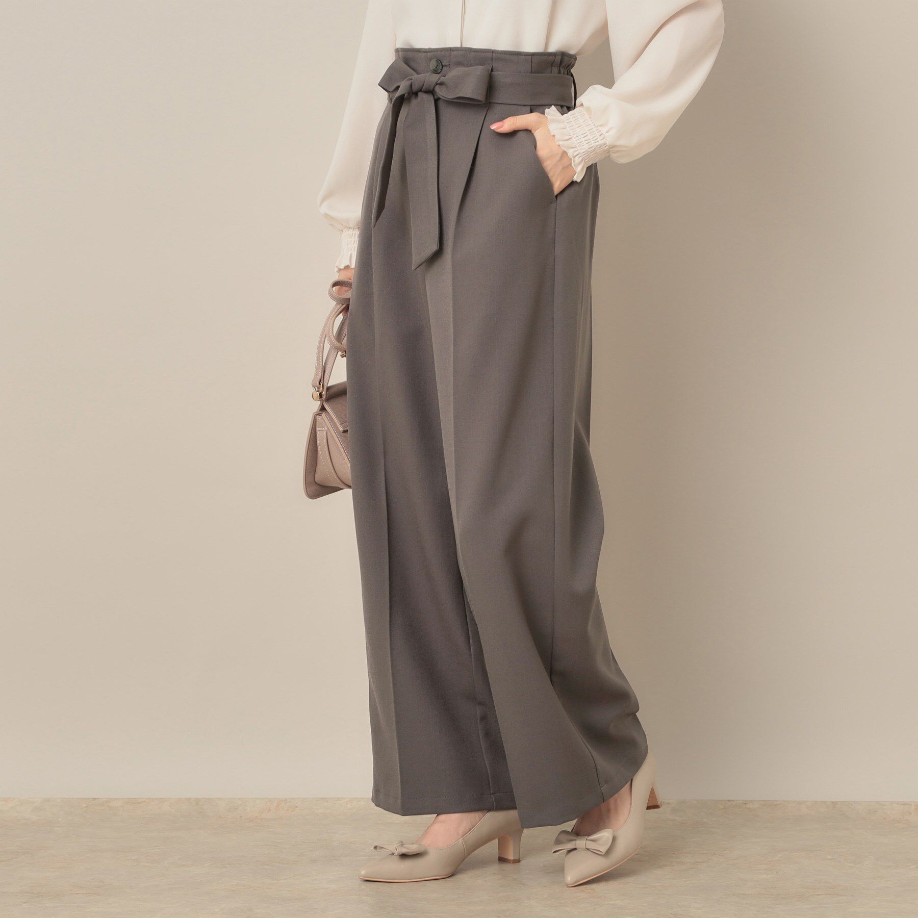 Couture broach「【帯電防止・通勤】ウエストリボン サスペンダー付きワイドパンツ」|その他|