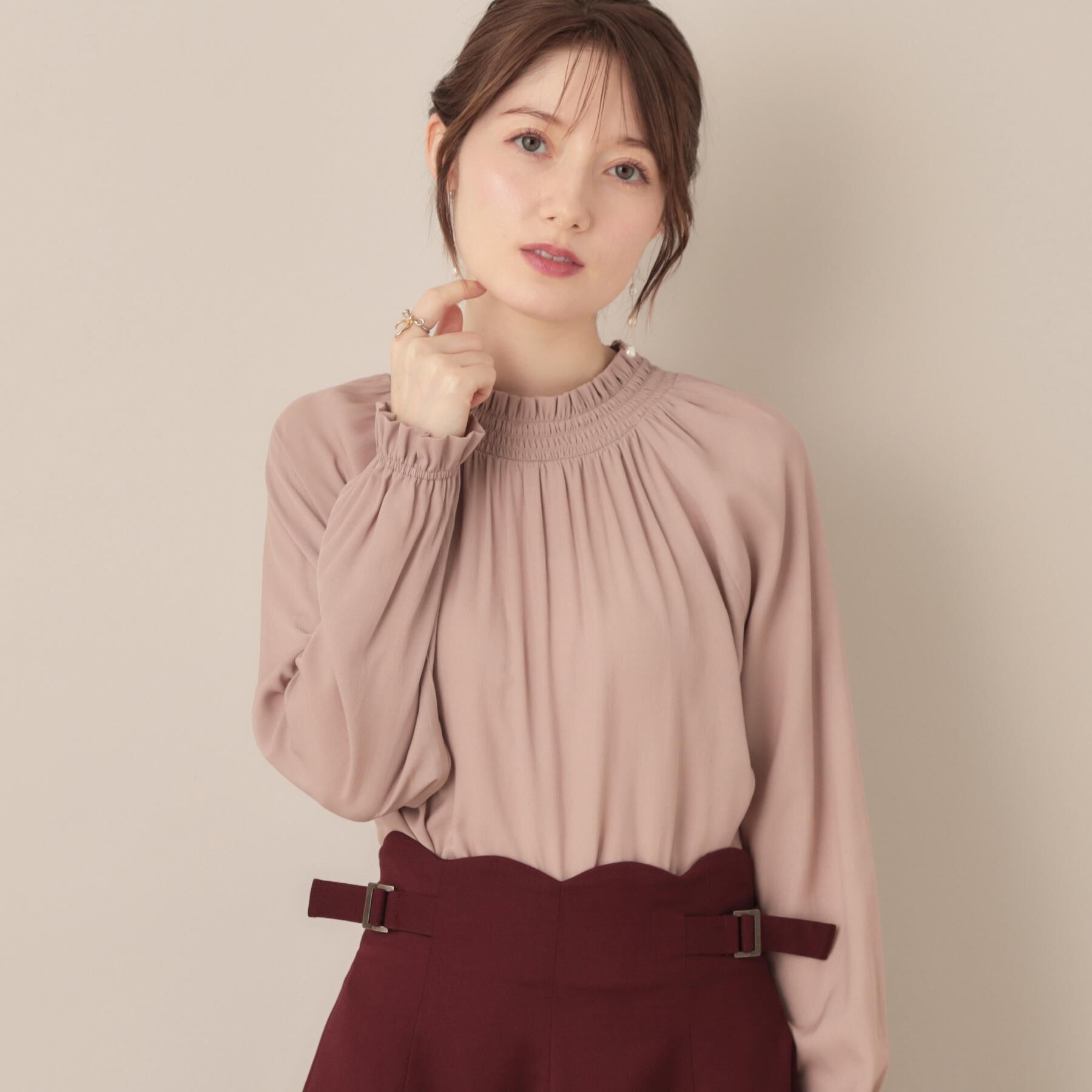 Couture broach「【きれいめ・通勤】RTピケ前後2WAYシャーリングブラウス」|シャツ・ブラウス|