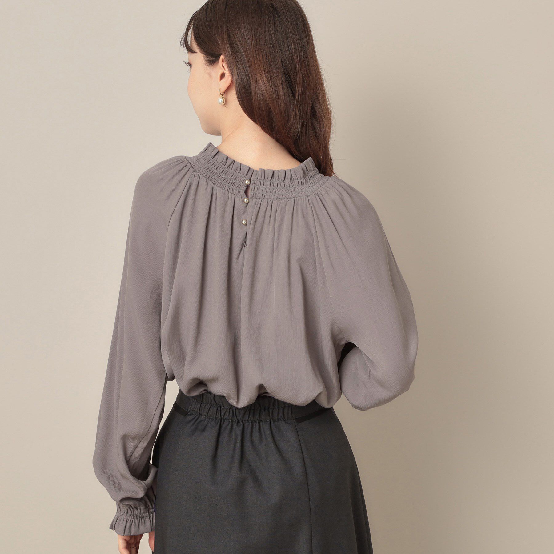 Couture broach「【きれいめ・通勤】RTピケ前後2WAYシャーリングブラウス」|シャツ・ブラウス|