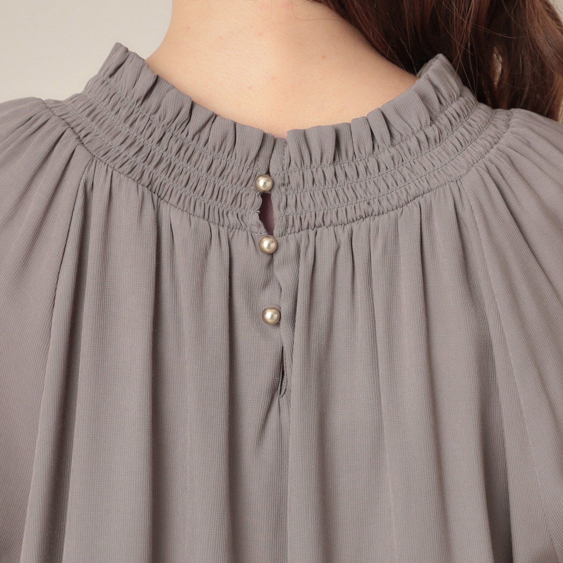 Couture broach「【きれいめ・通勤】RTピケ前後2WAYシャーリングブラウス」|シャツ・ブラウス|