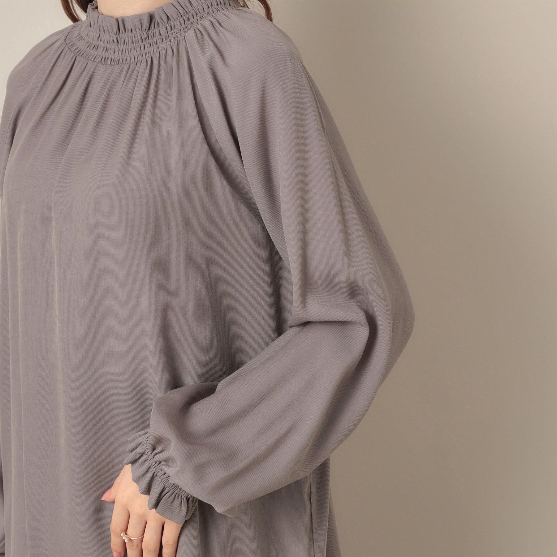 Couture broach「【きれいめ・通勤】RTピケ前後2WAYシャーリングブラウス」|シャツ・ブラウス|