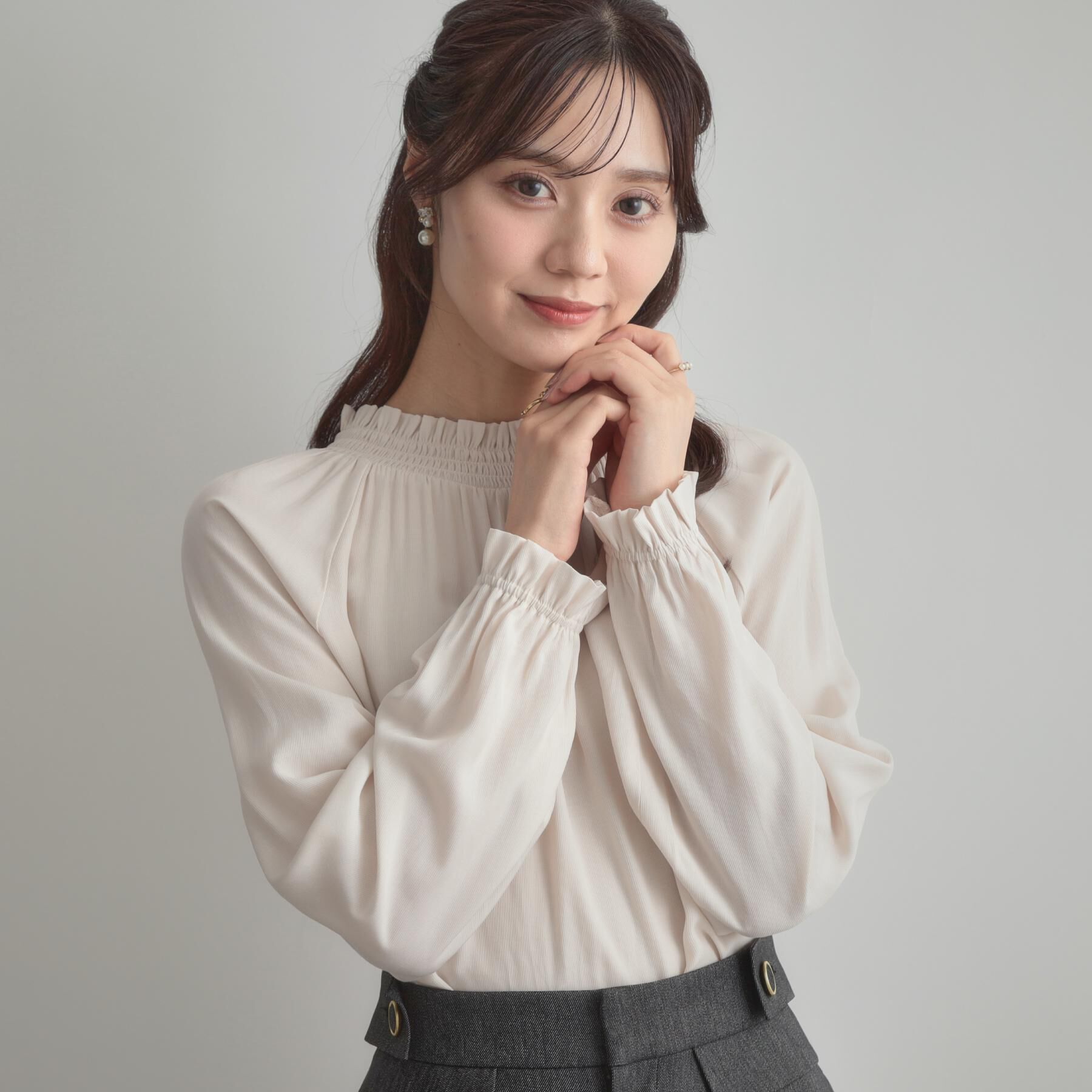 Couture broach「【きれいめ・通勤】RTピケ前後2WAYシャーリングブラウス」|シャツ・ブラウス|