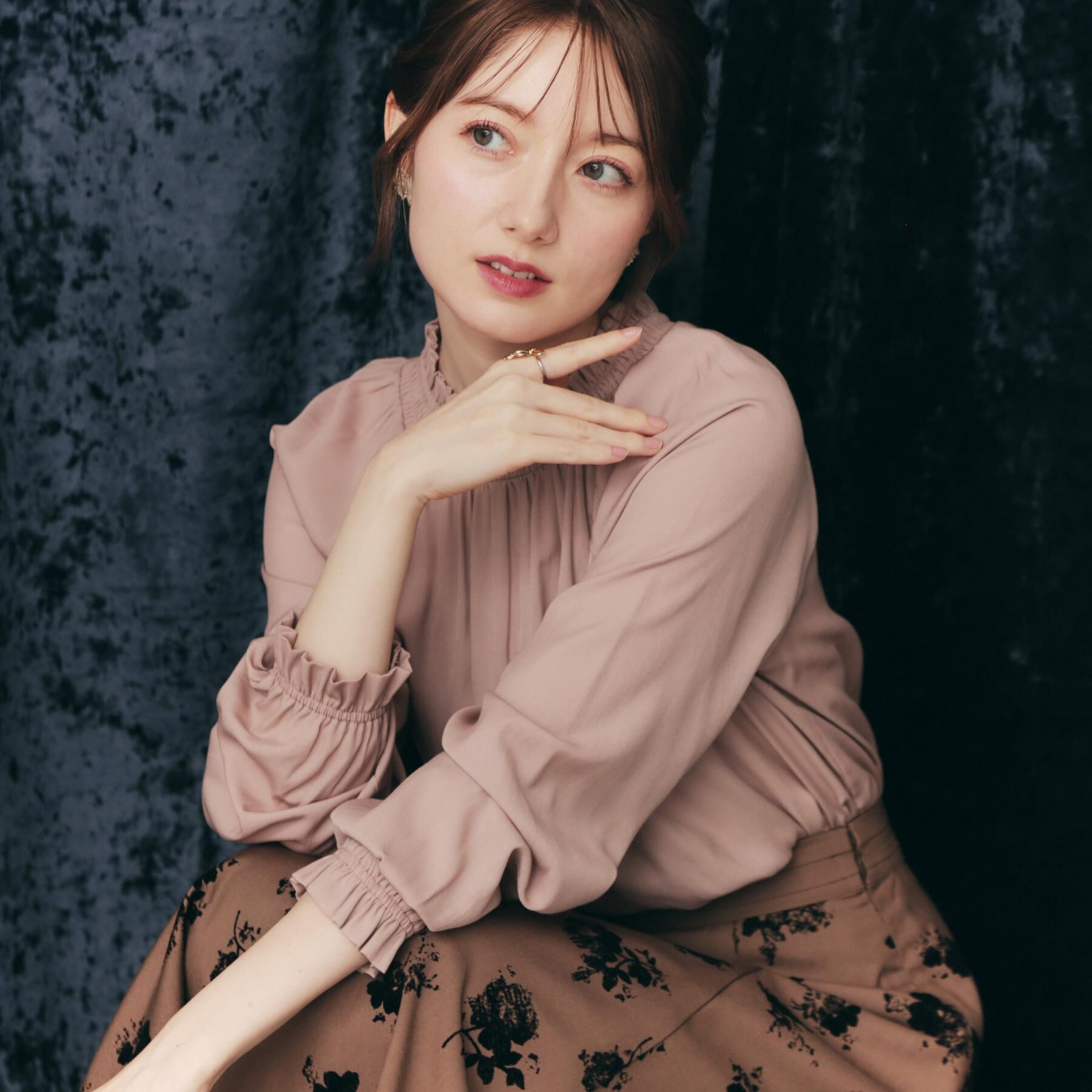 Couture broach「【きれいめ・通勤】RTピケ前後2WAYシャーリングブラウス」|シャツ・ブラウス|ピンクベージュ(05