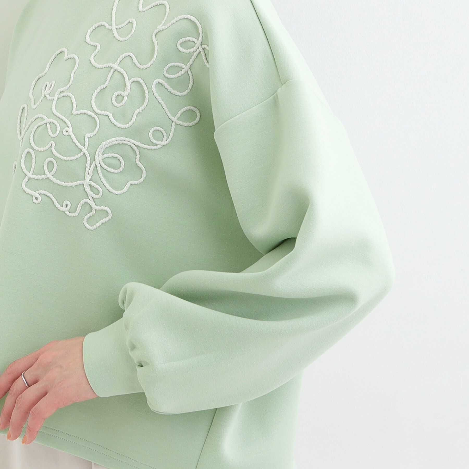 SHOO･LA･RUE「【S-LL】美しいシルエット お花ロープ刺繍ダンボールトップス」|Tシャツ・カットソー|