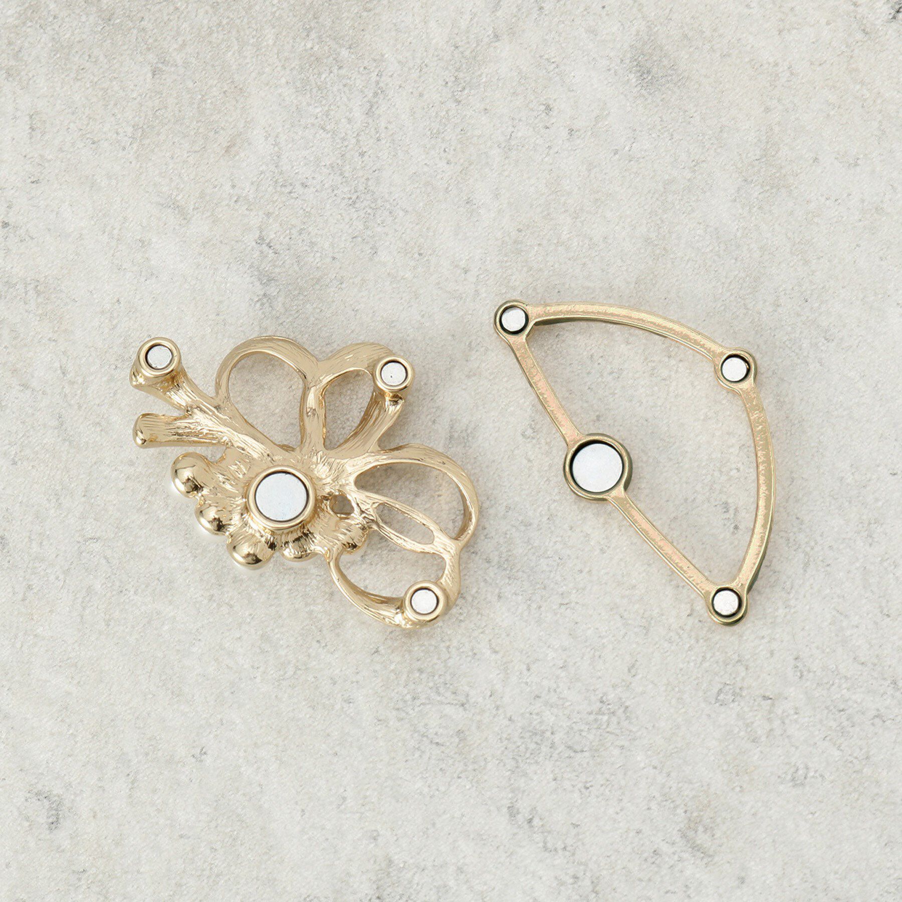 Dessin「【入卒/セレモニー】リボンモチーフマグネットブローチ」|ブローチ・コサージュ|