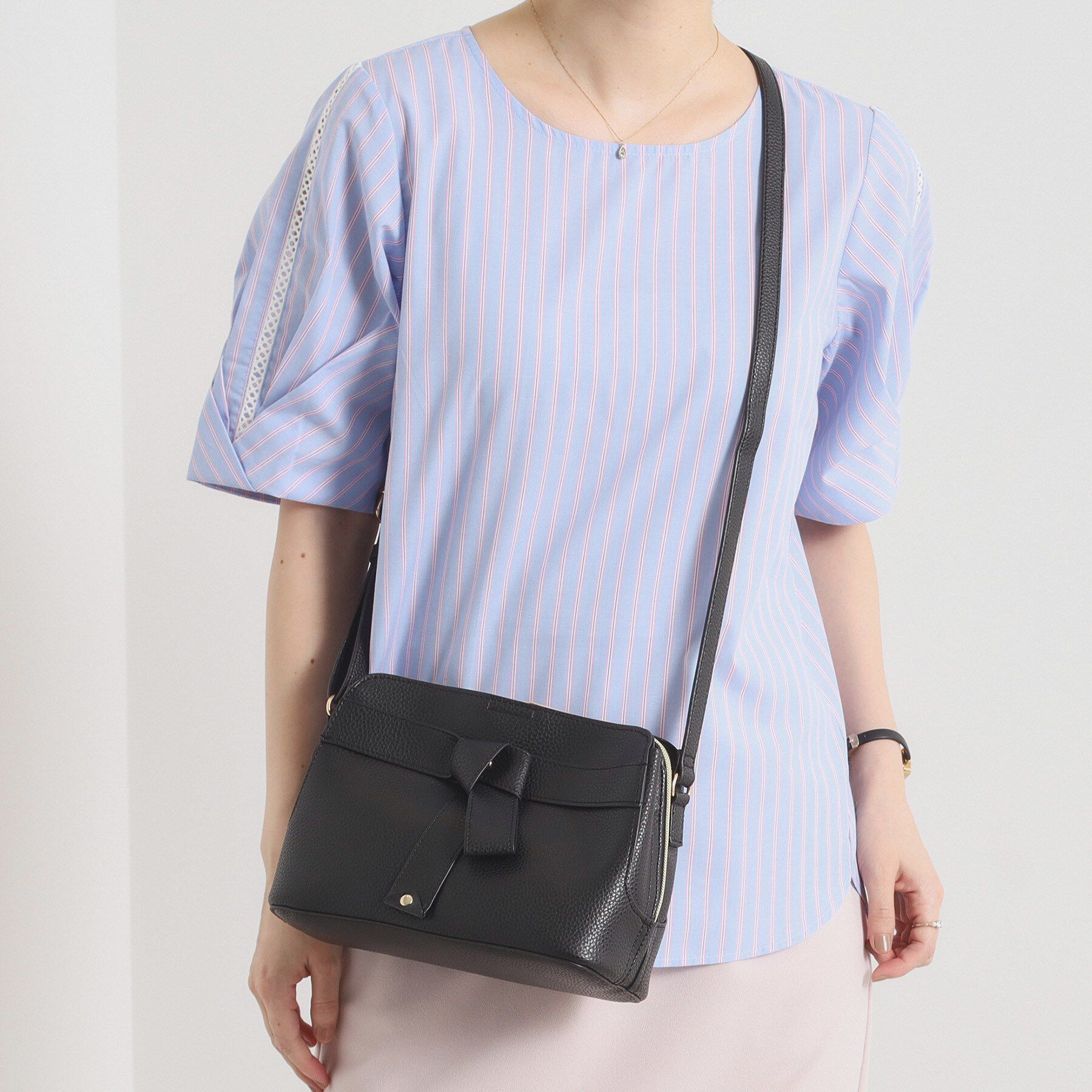 ITS&rsquo;DEMO「＜かるバッグ＞ミニショルダー」|ショルダー・メッセンジャー|ブラック(019)